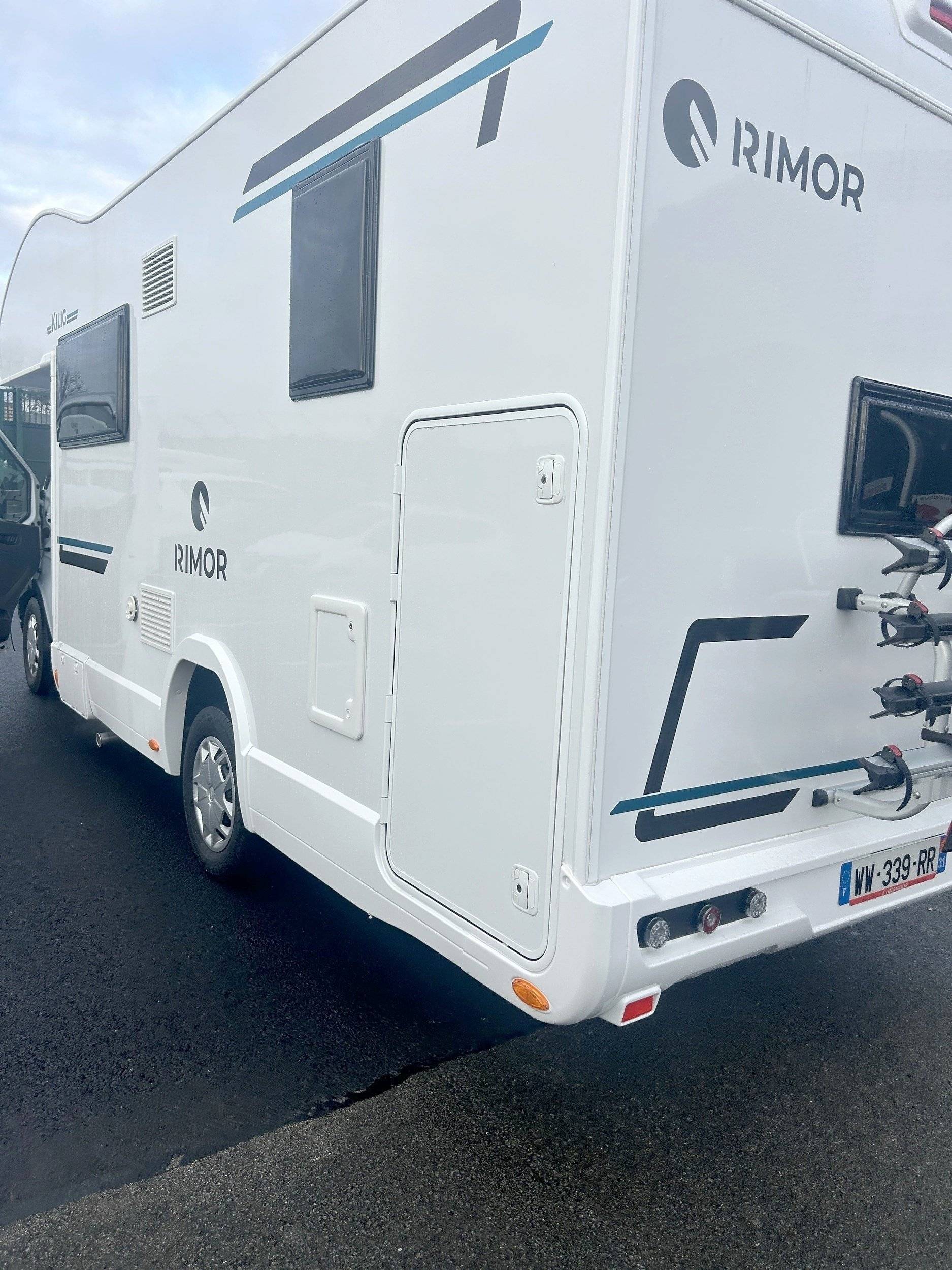 Ford Transit 2,4 l 140 ch