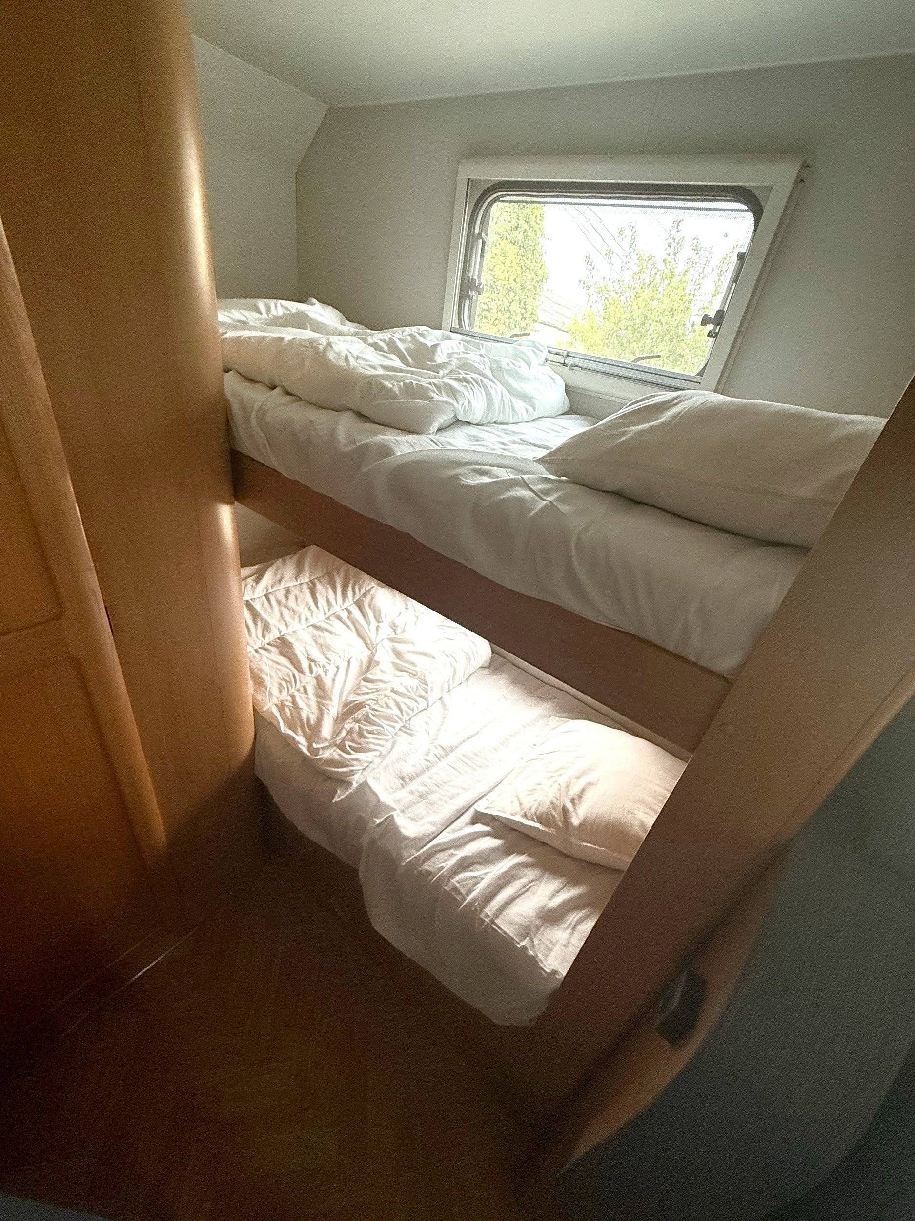 Plazas en cama Fiat Ducato 2.8 JTD - Yescapa