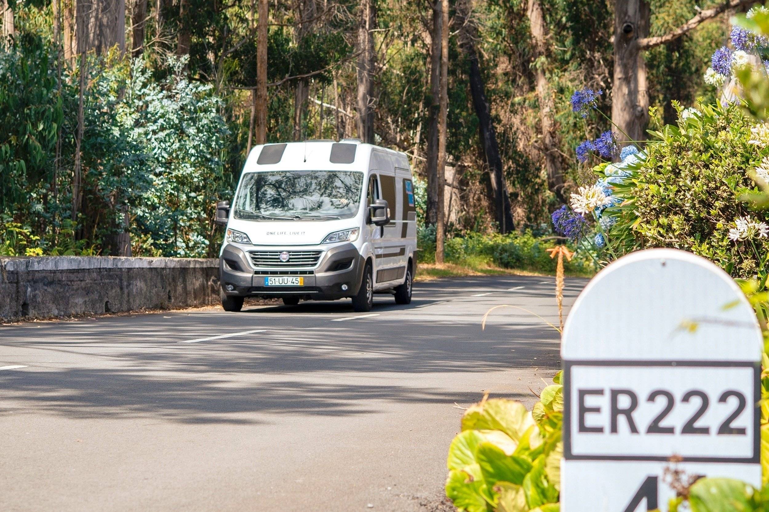 Front view from 3/4 Fiat Fiat Ducato Multijet 2.3 130CV - Yescapa