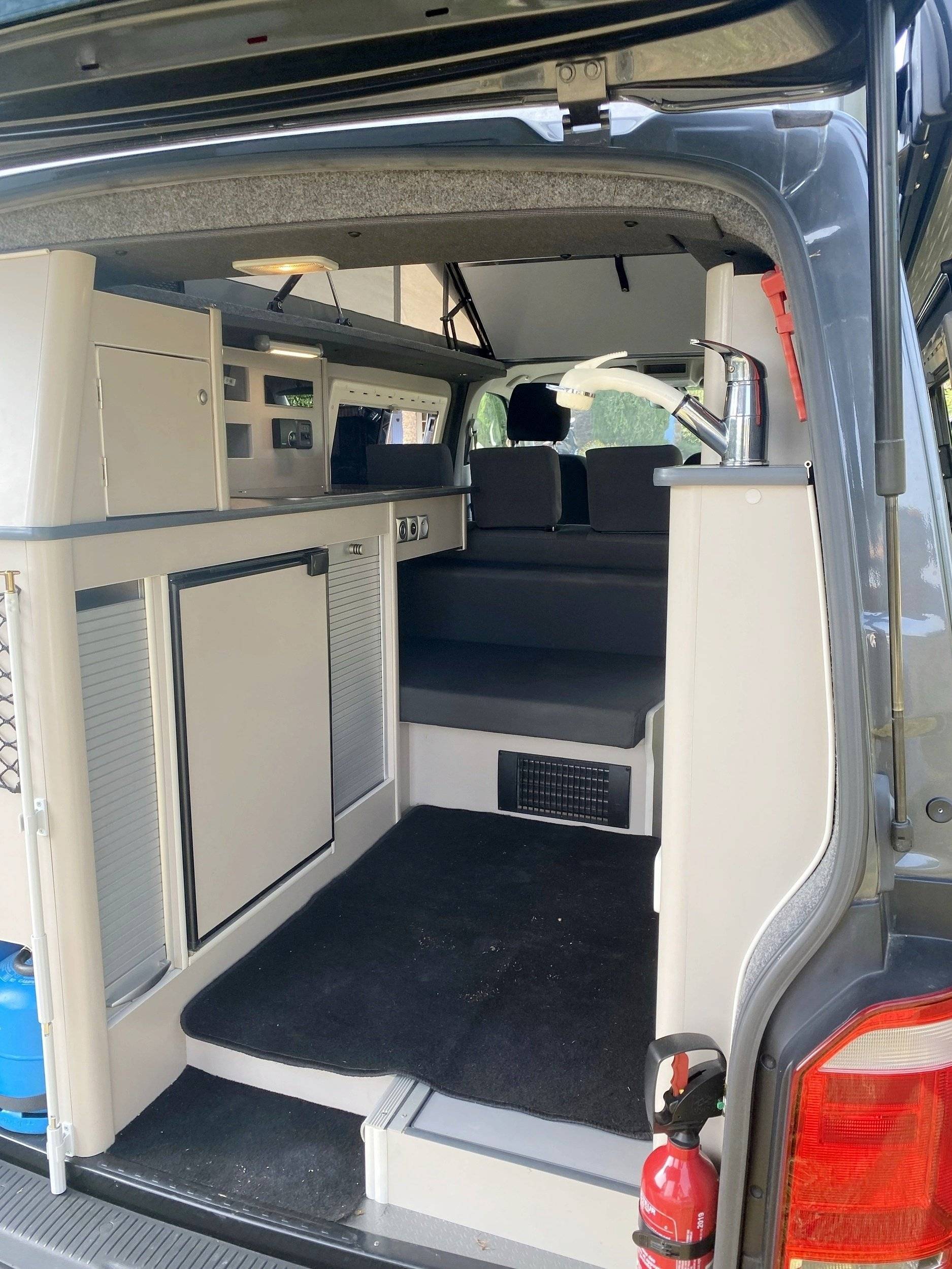 Loisirs 12 Connect Van