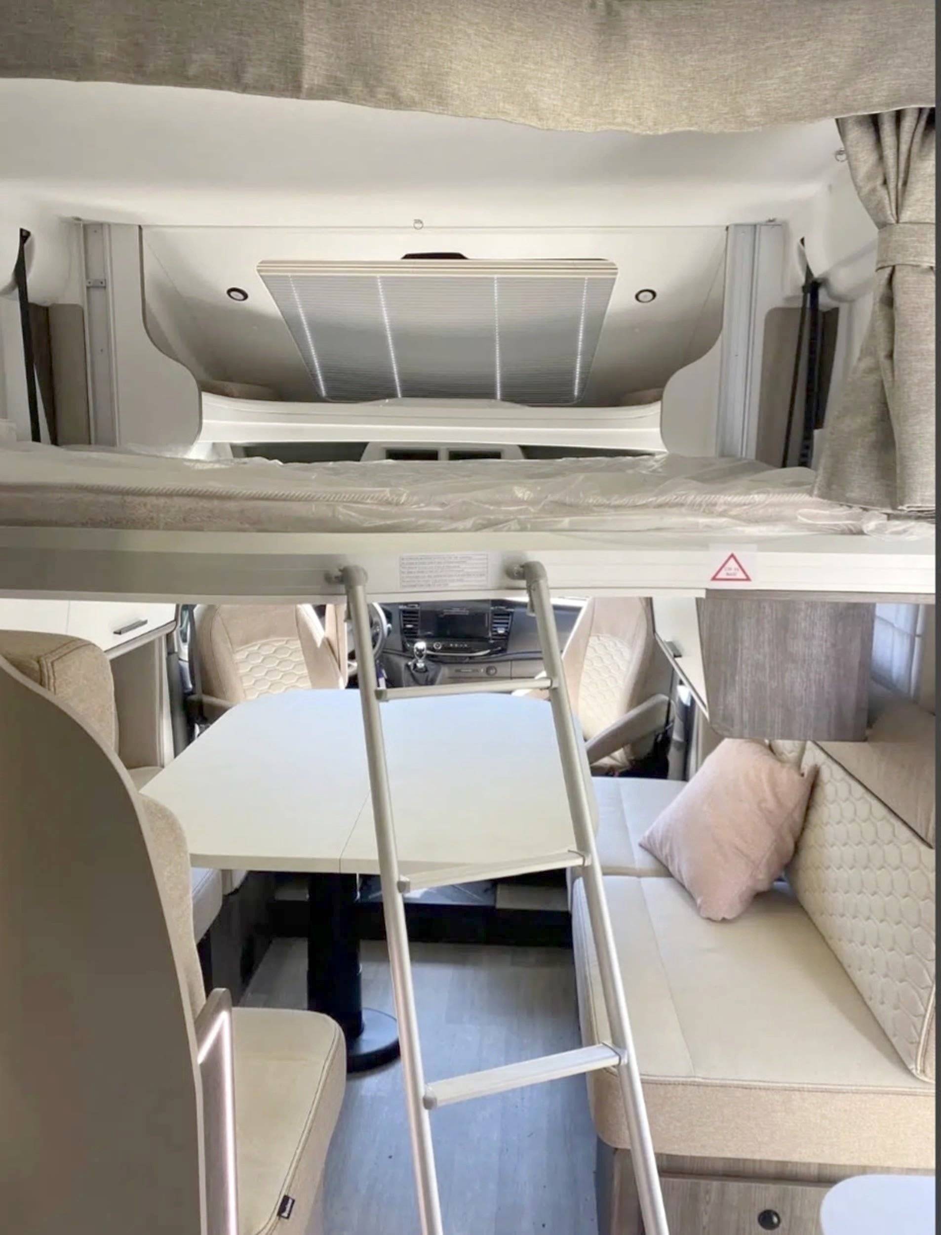 Berth Ford transit 2l boite auto 170ch - Yescapa