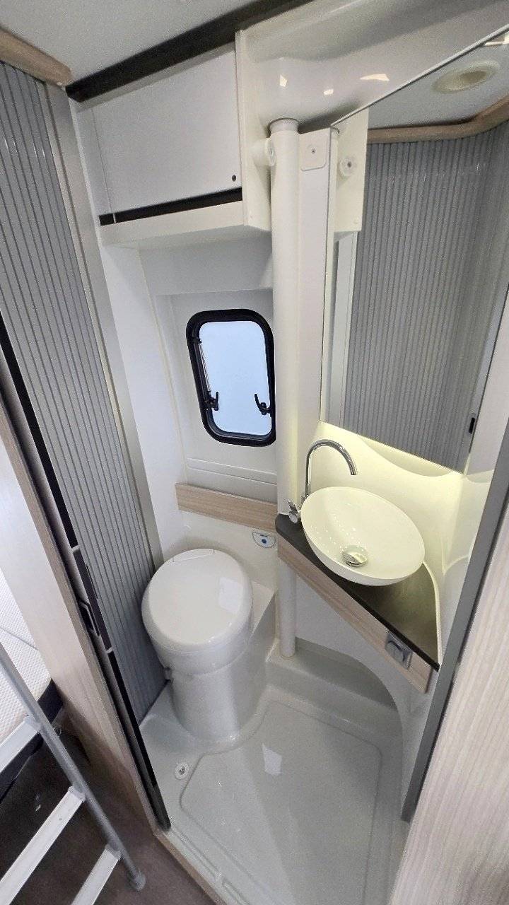 Adria Adria Twin PLUS 600 SPB Family