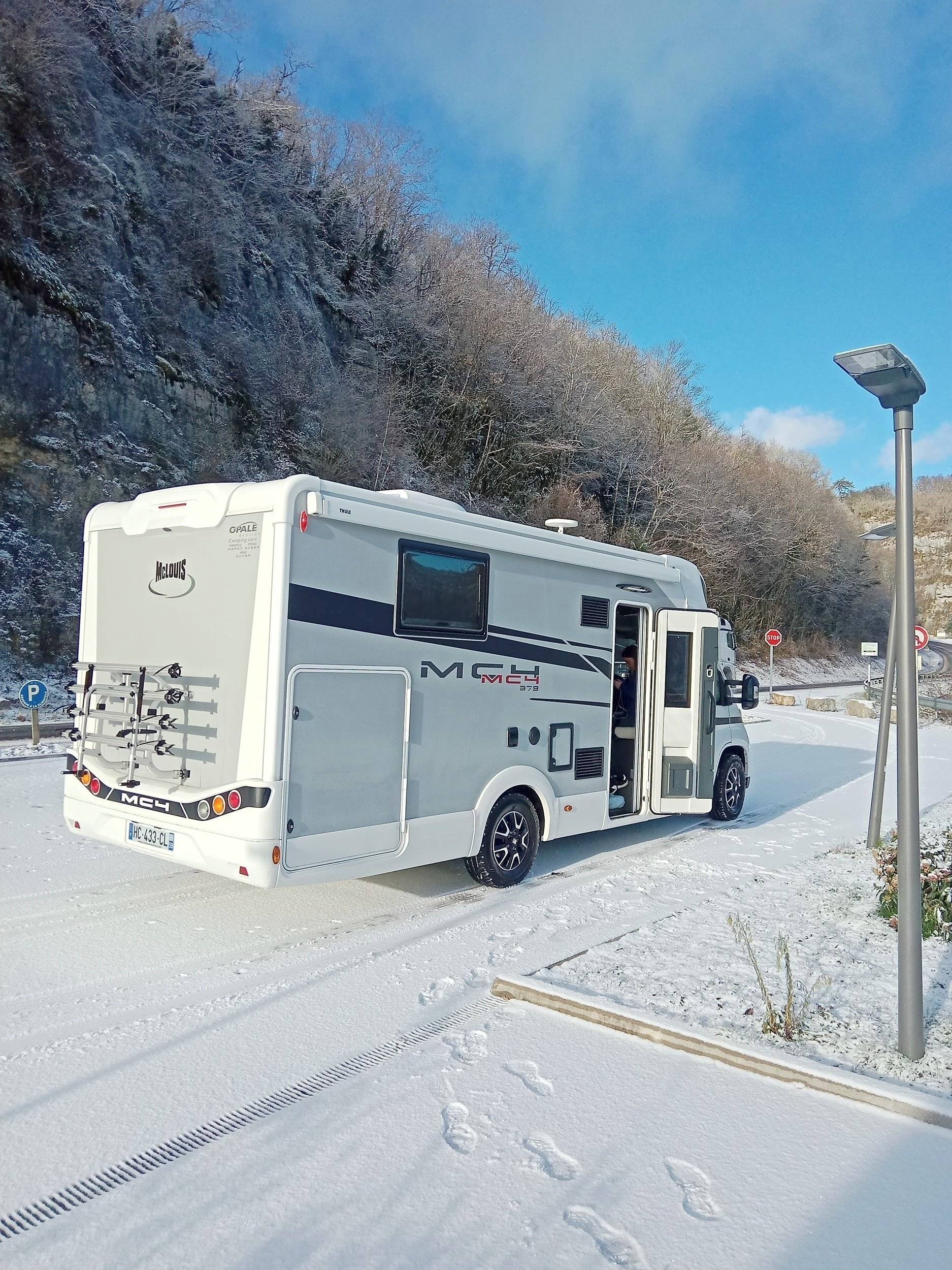 Front view from 3/4 Fiat - Yescapa