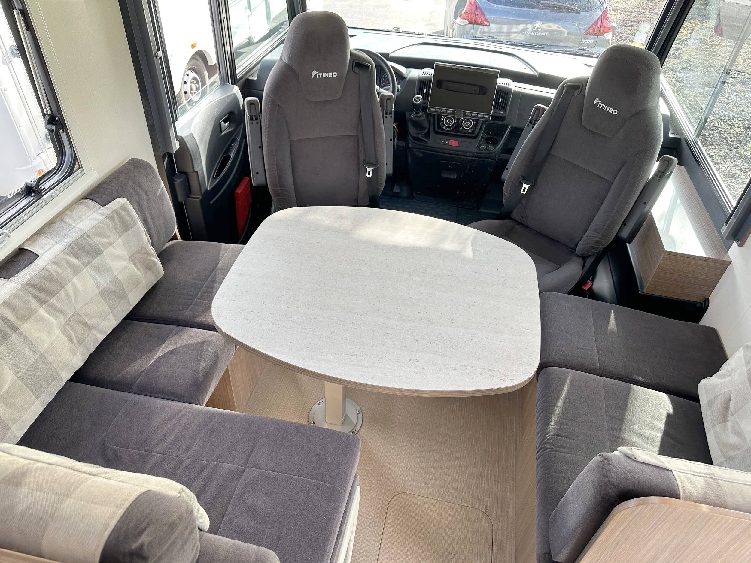 Dinette Fiat 2,3 l 130 ch. - Yescapa