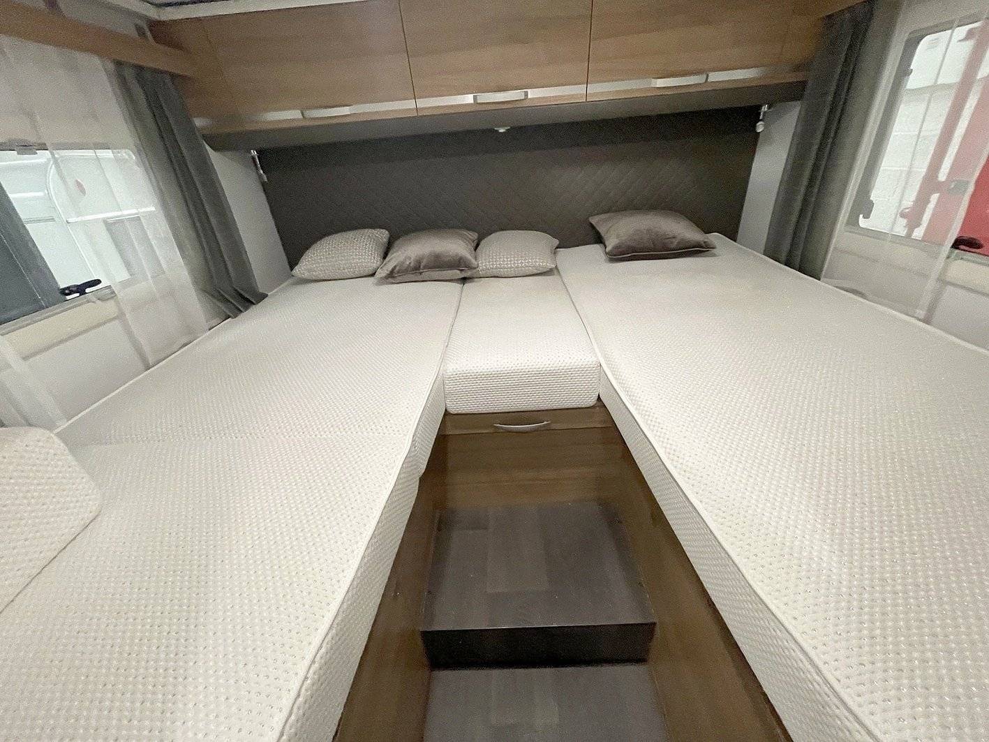 Adria ADRIA CORAL AXESS XL 670 DK