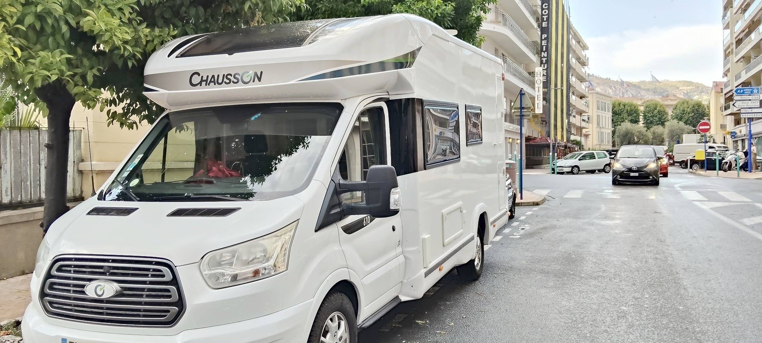 Front view from 3/4 Ford chausson - Yescapa