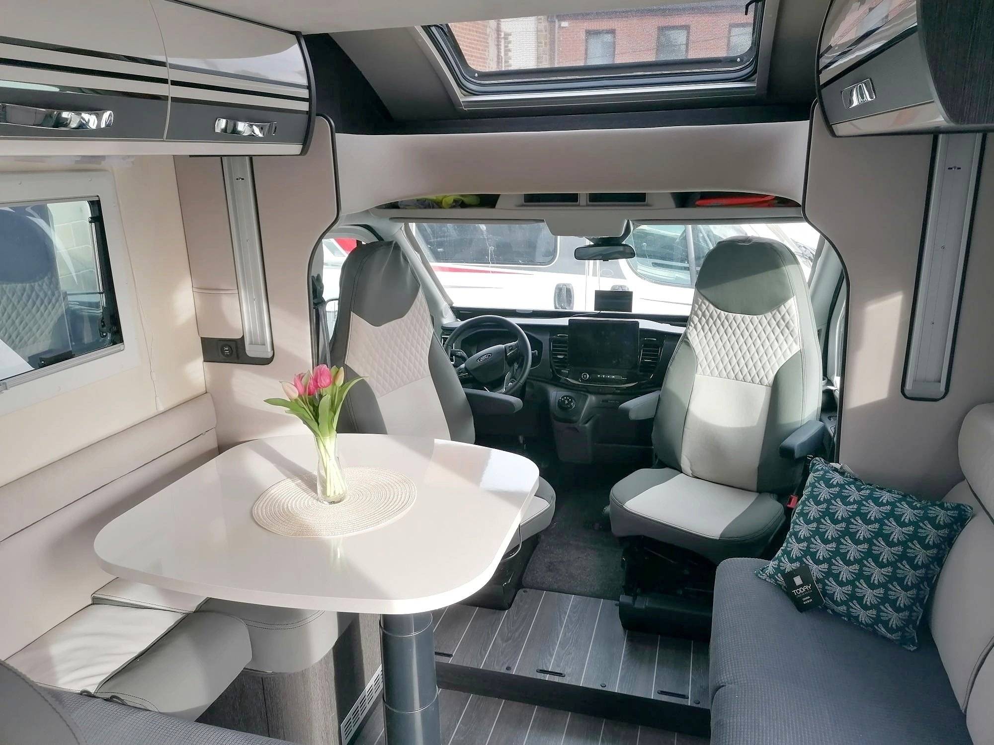 Área de jantar Ford - Yescapa