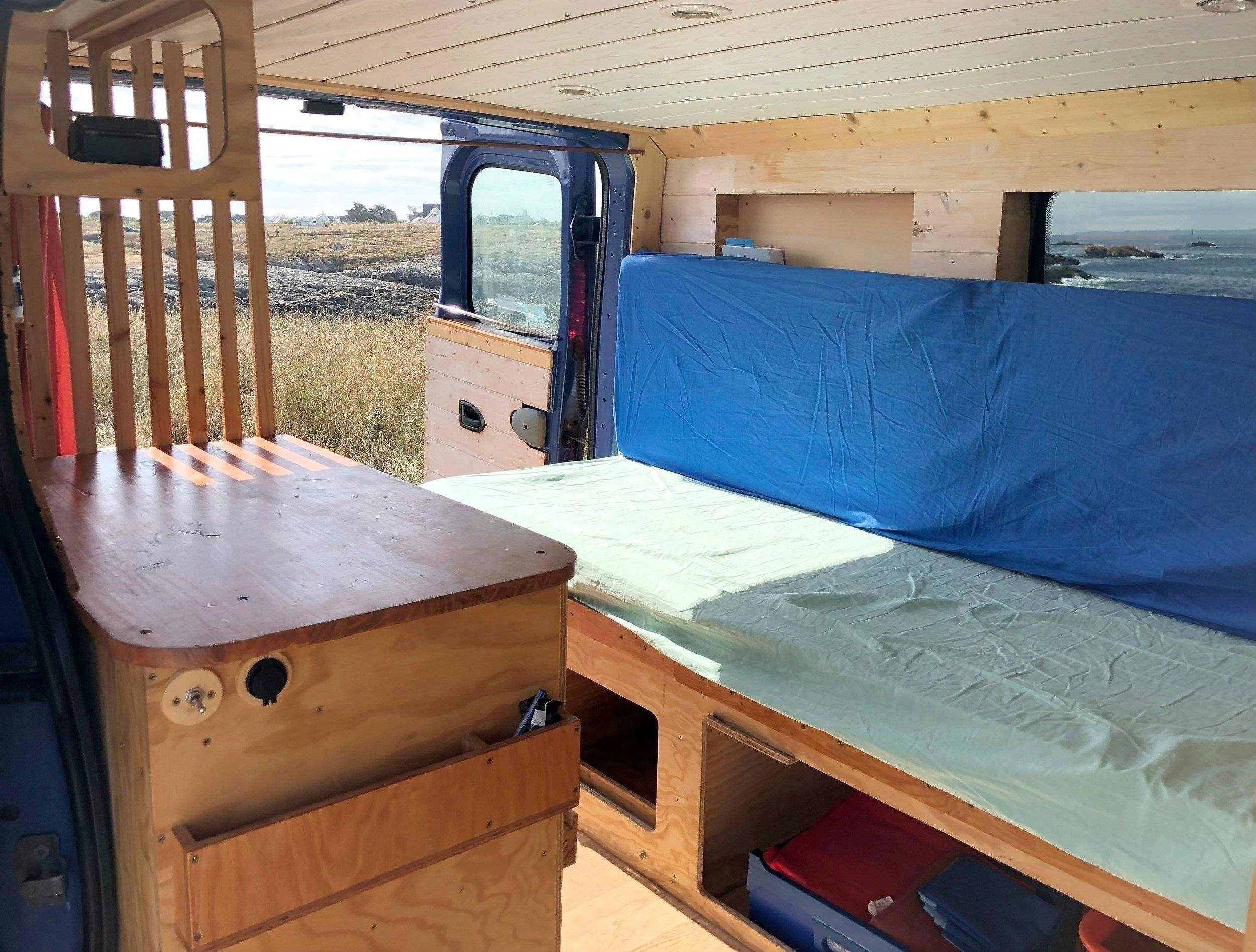 Couchages Renault 2,0 l 90 ch - Yescapa