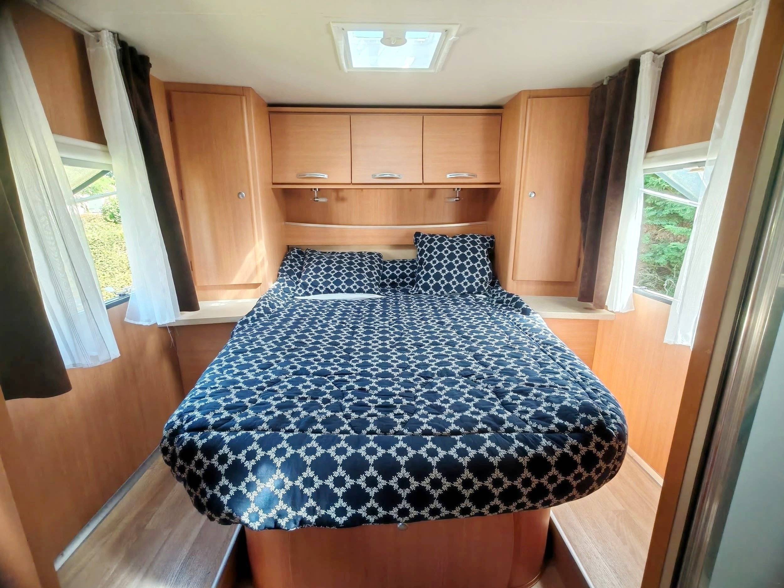 Dormidas Ford Transit 2,2 l 125 ch - Yescapa