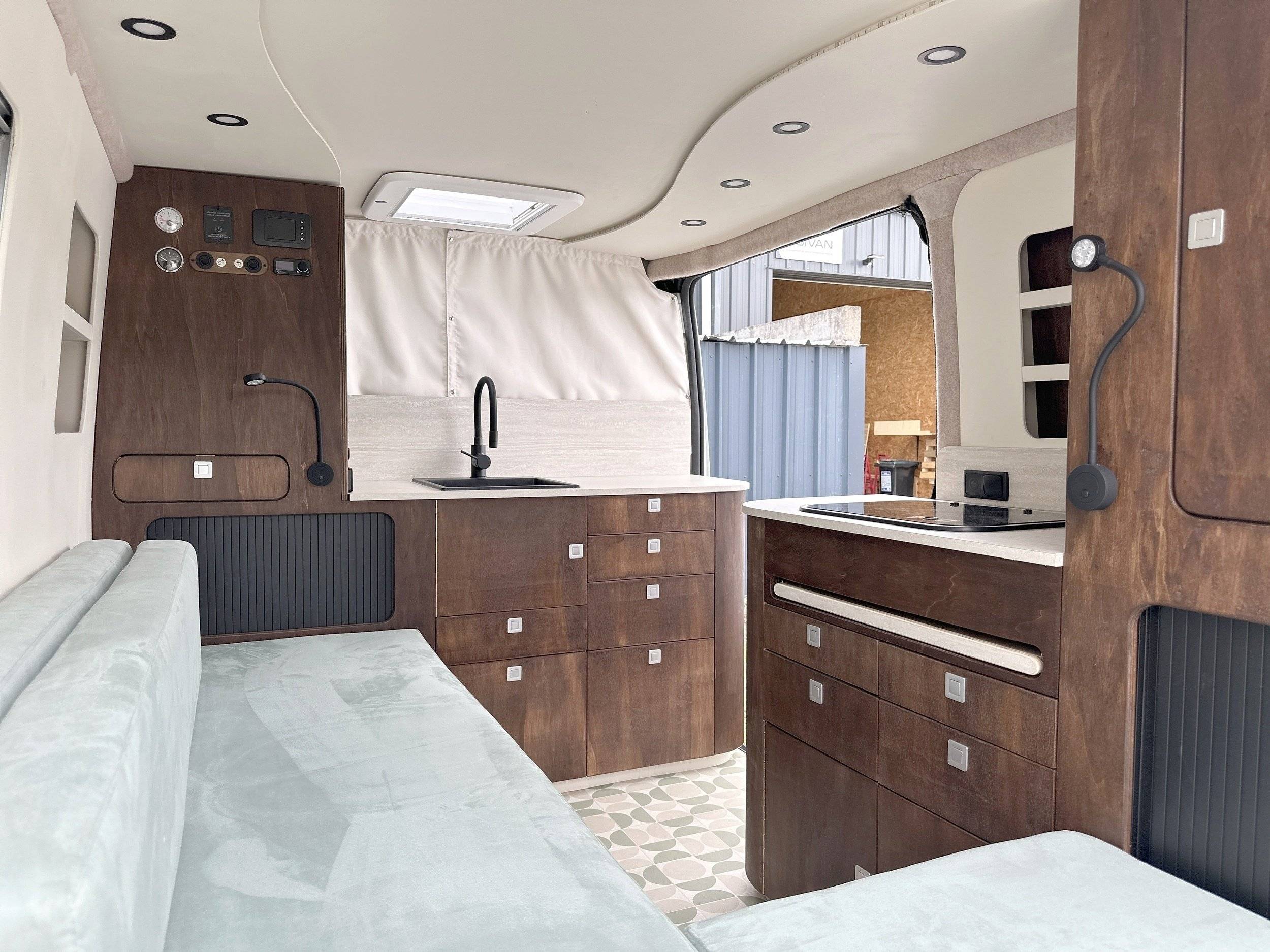 Angolo cucina Renault Renault Master II DCI80 - Yescapa