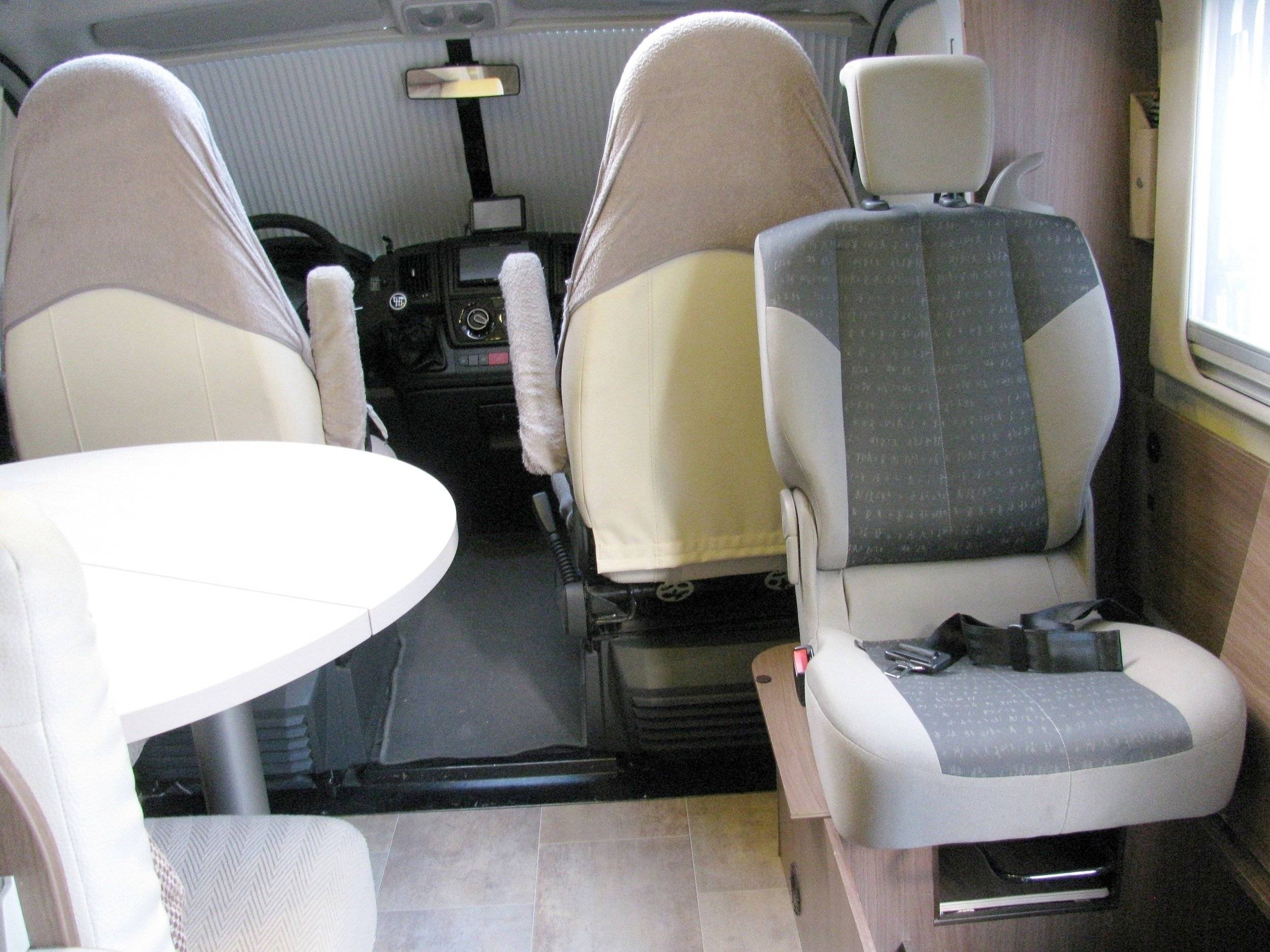 Dining Area Fiat Ducato 2,3 l 180 ch - Yescapa