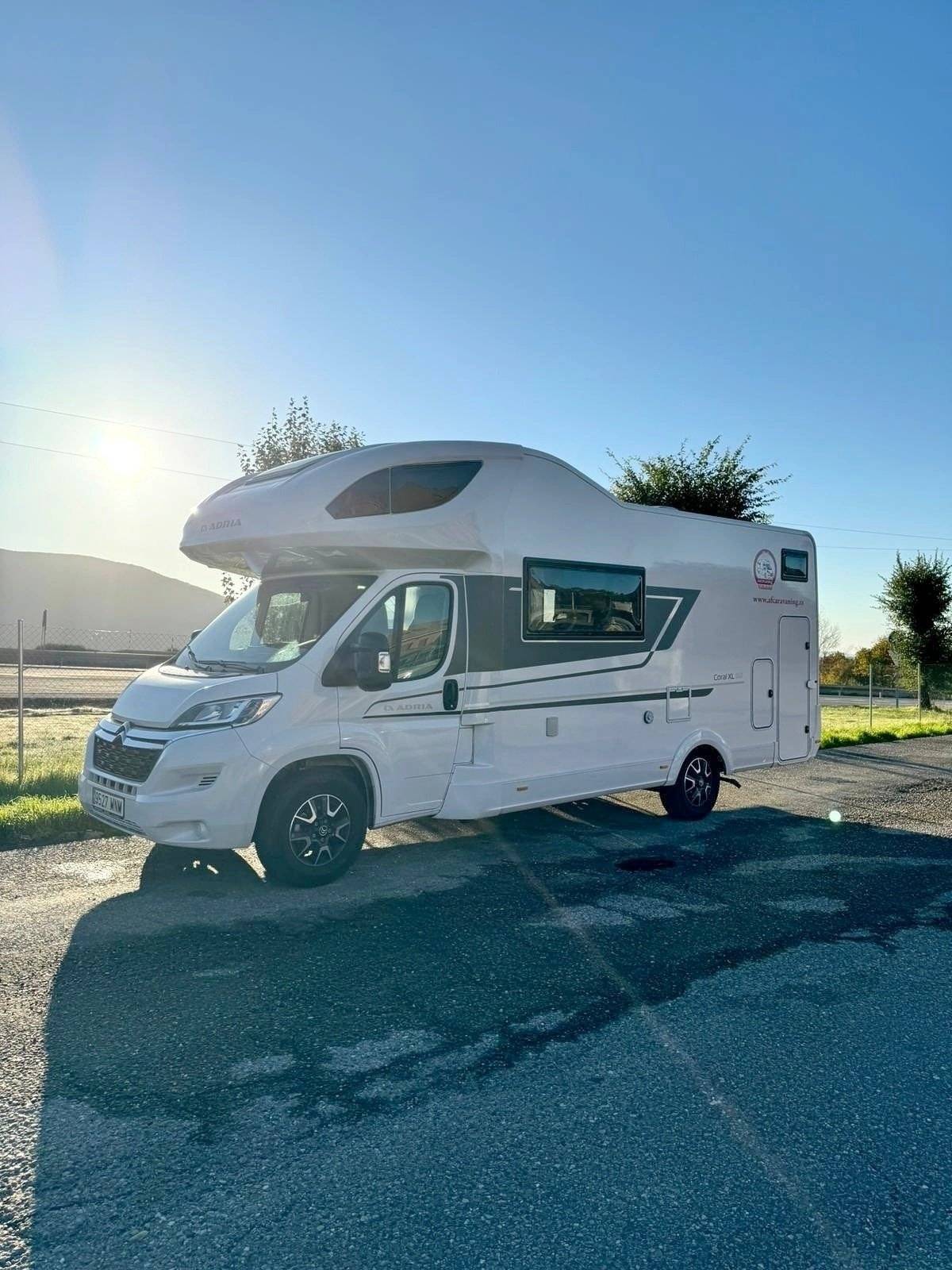 Adria ADRIA CORAL AXESS XL 670 DK