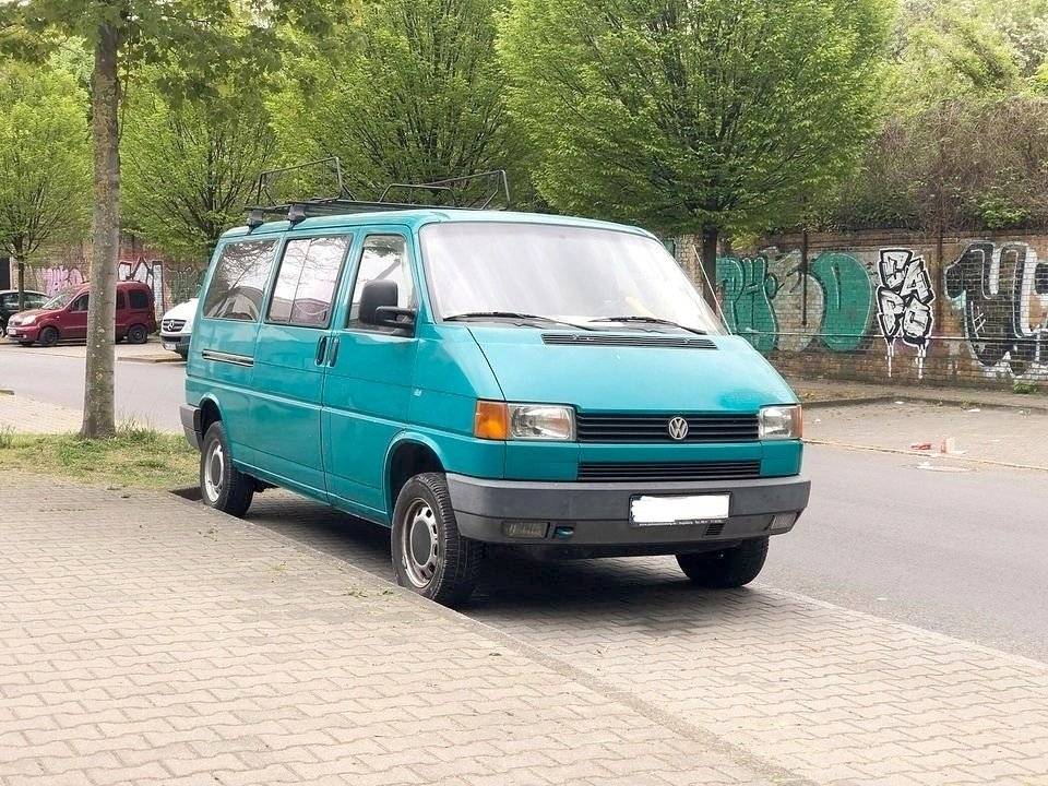schräge Vorderansicht Volkswagen T4 - Yescapa