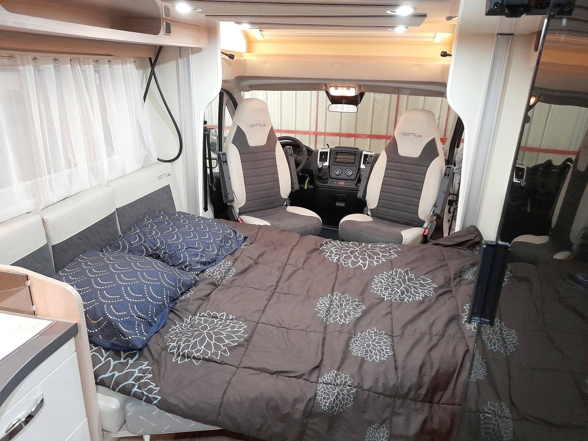 Berth Citroën Jumper - Yescapa