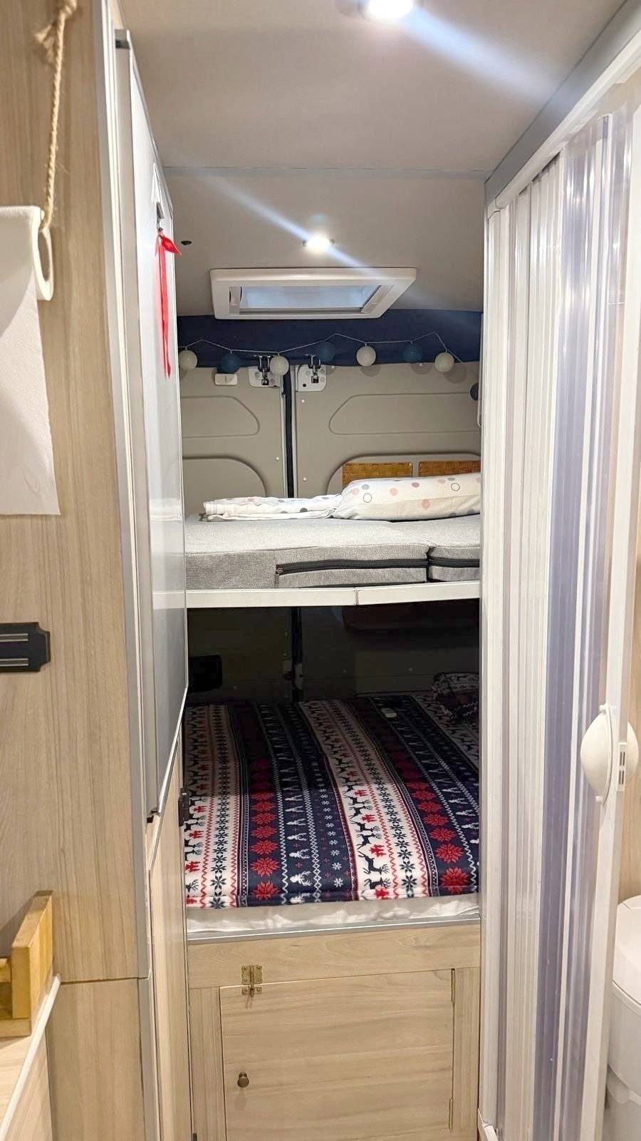 slaapplaatsen Peugeot Boxer 2,2 l hdi 130 ch - Yescapa