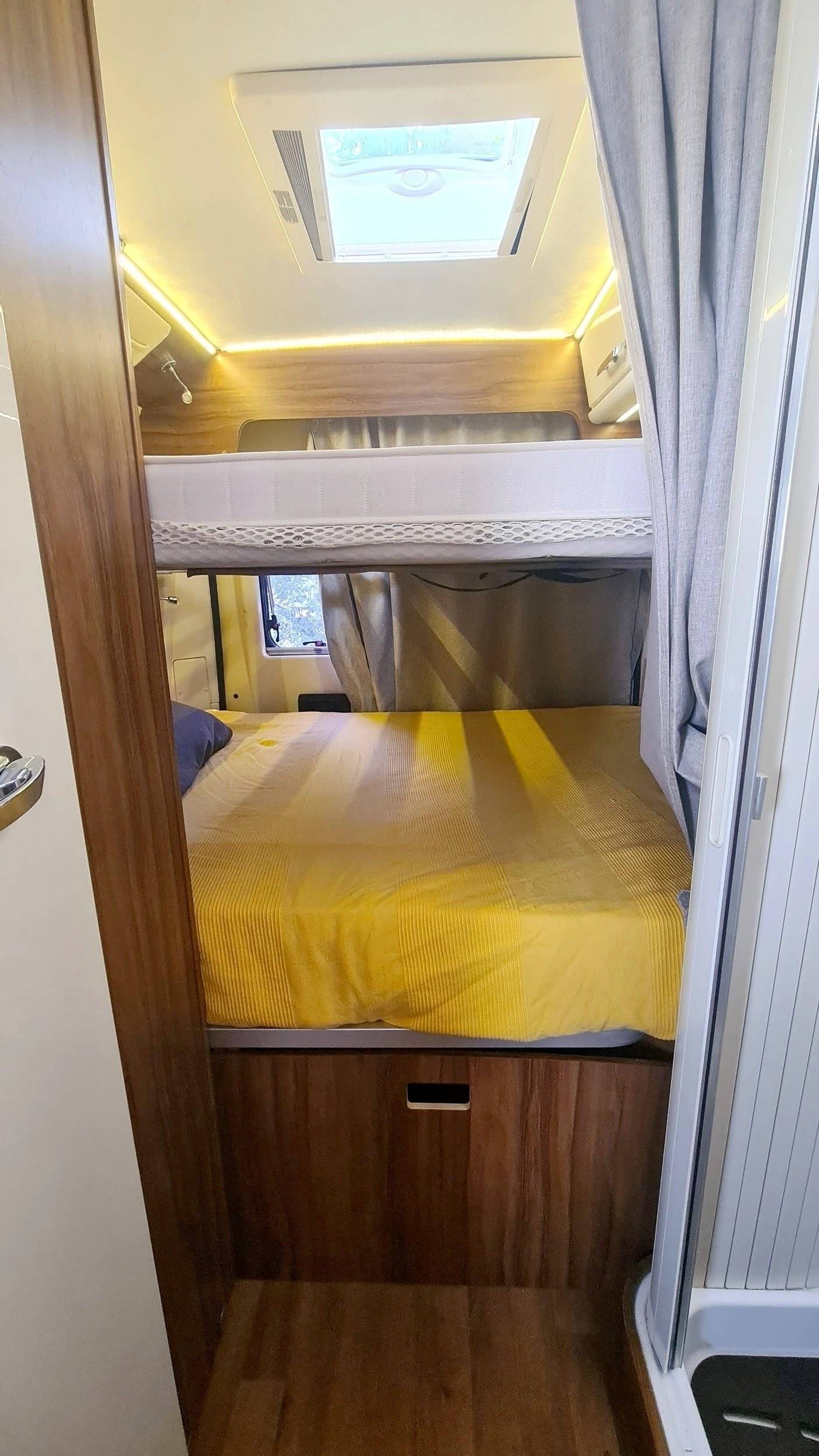 Berth Fiat Fiat Ducato - Yescapa