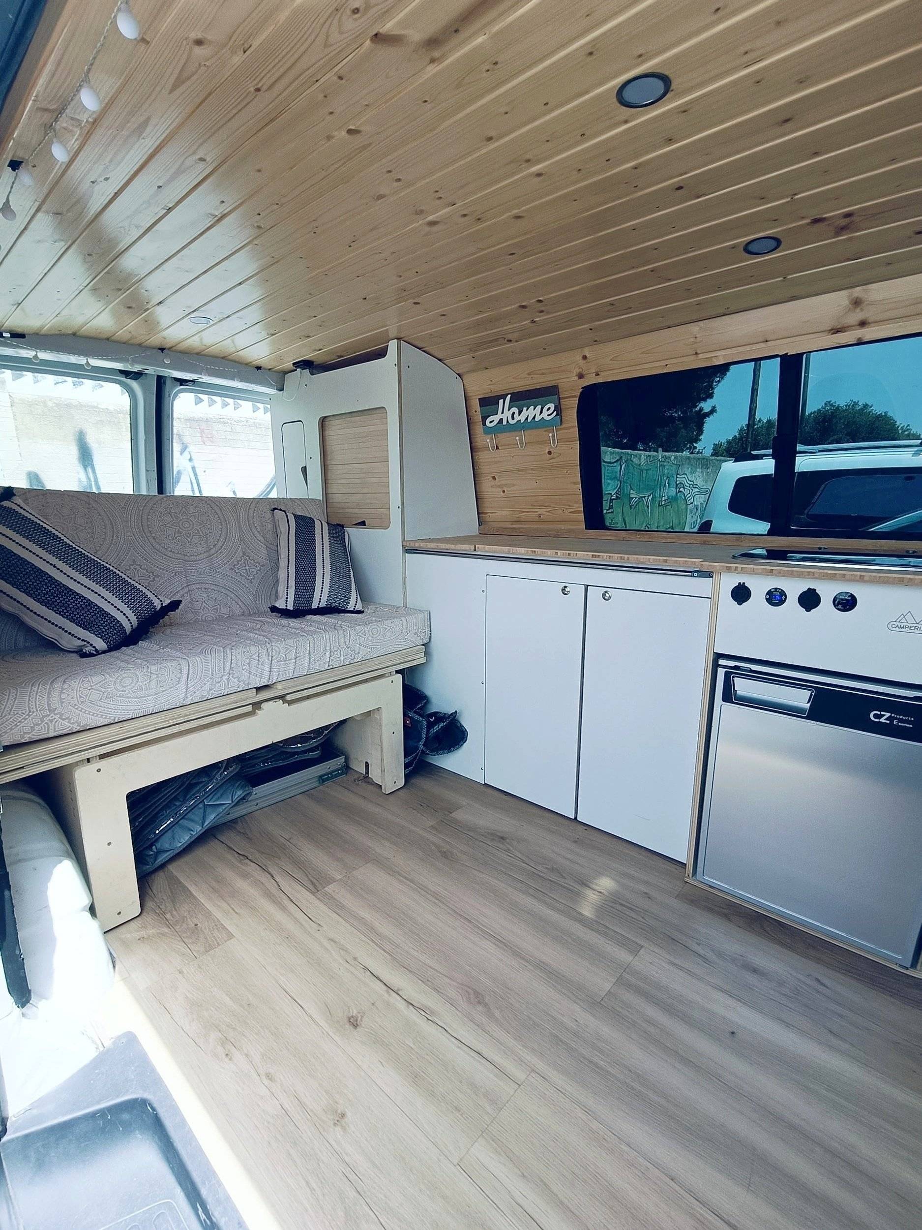 Coin repas Volkswagen Transporter T5 - Yescapa