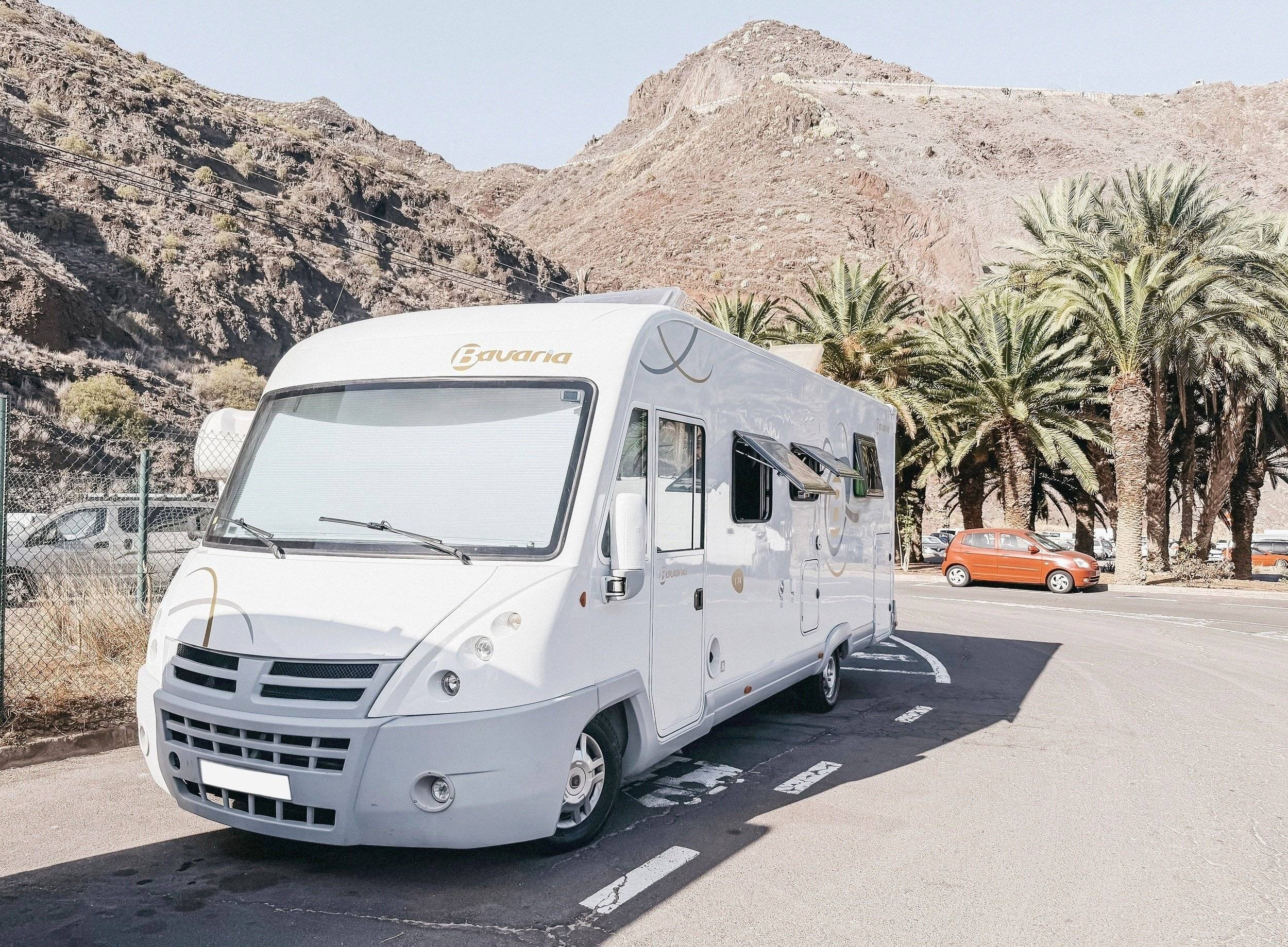 Front view from 3/4 Fiat FIAT DUCATO - Yescapa