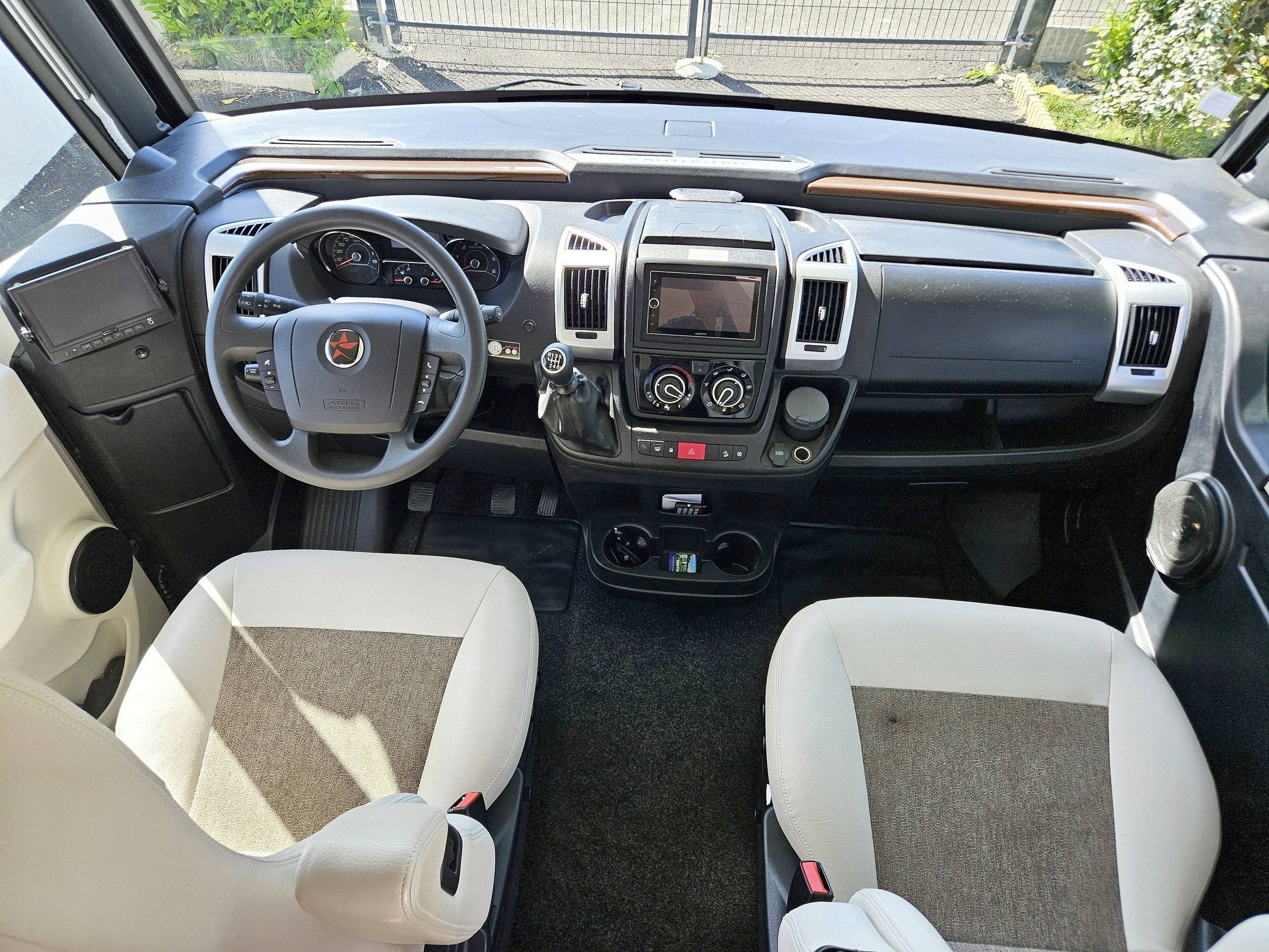 Autostar I 693 LC