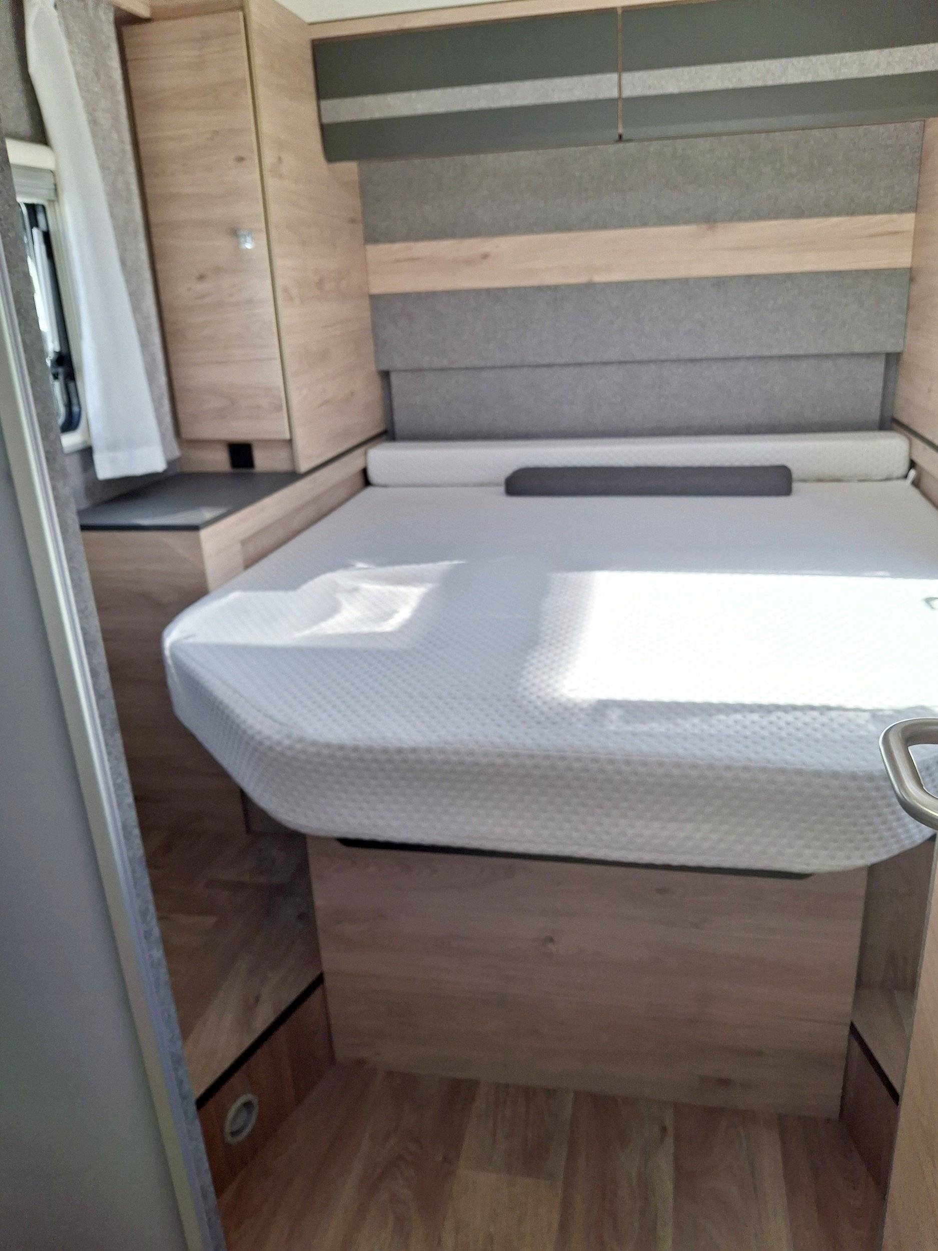 slaapplaatsen Ford - Yescapa