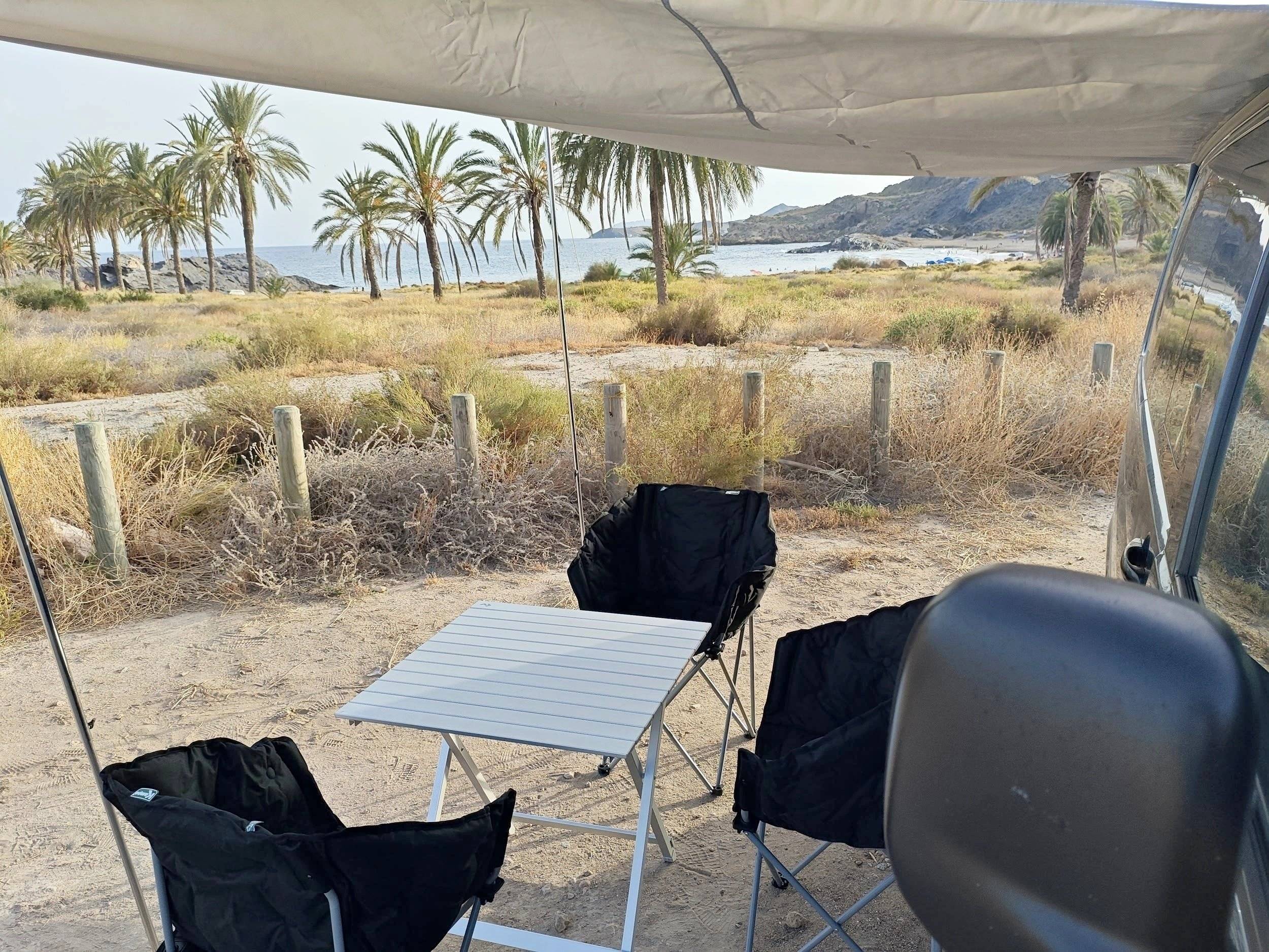 Comedor Volkswagen T5 2,5 l 130 ch - Yescapa