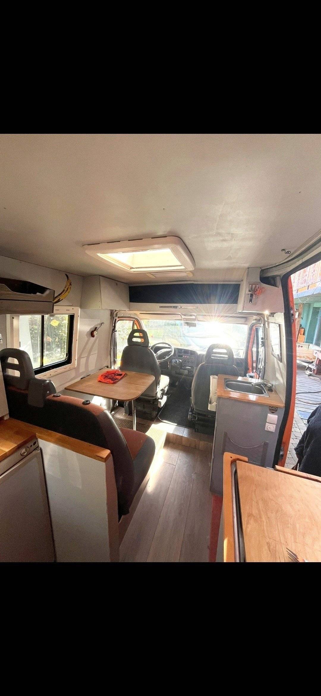 Dining Area Fiat - Yescapa