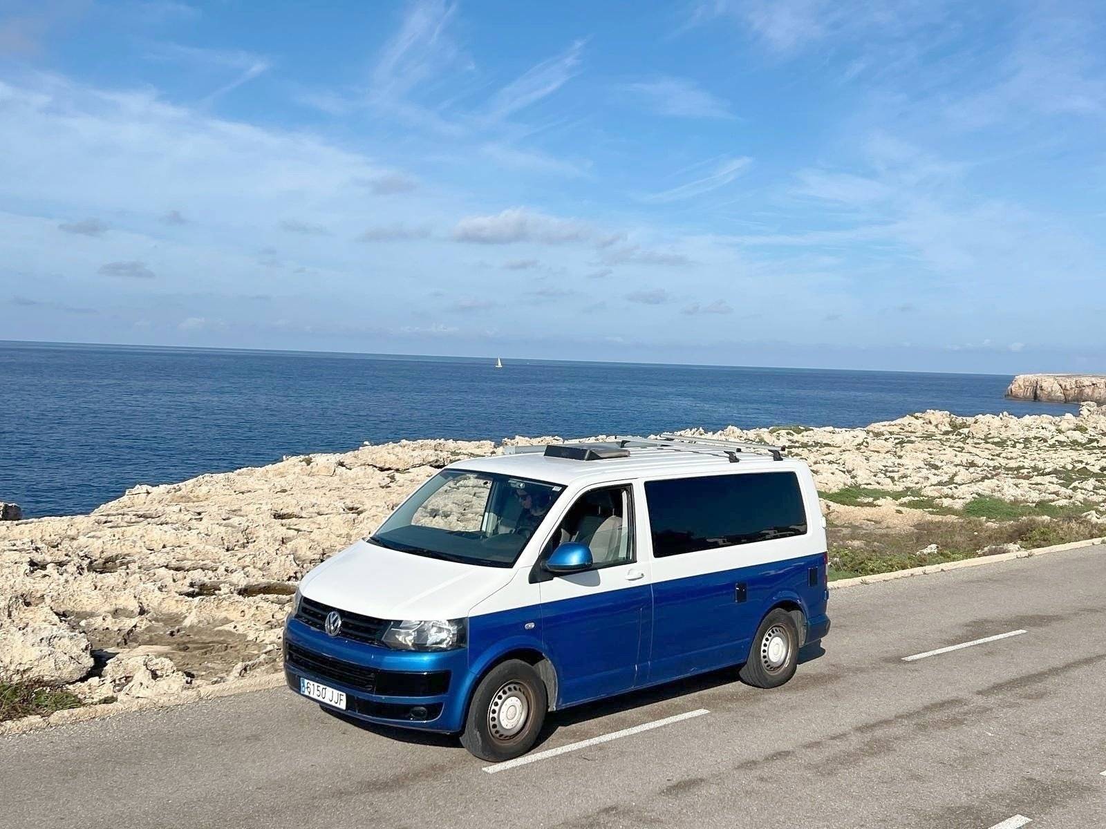 Vista del vehículo ángulo delantero Volkswagen @MallorquetaVan Na Clara - Yescapa