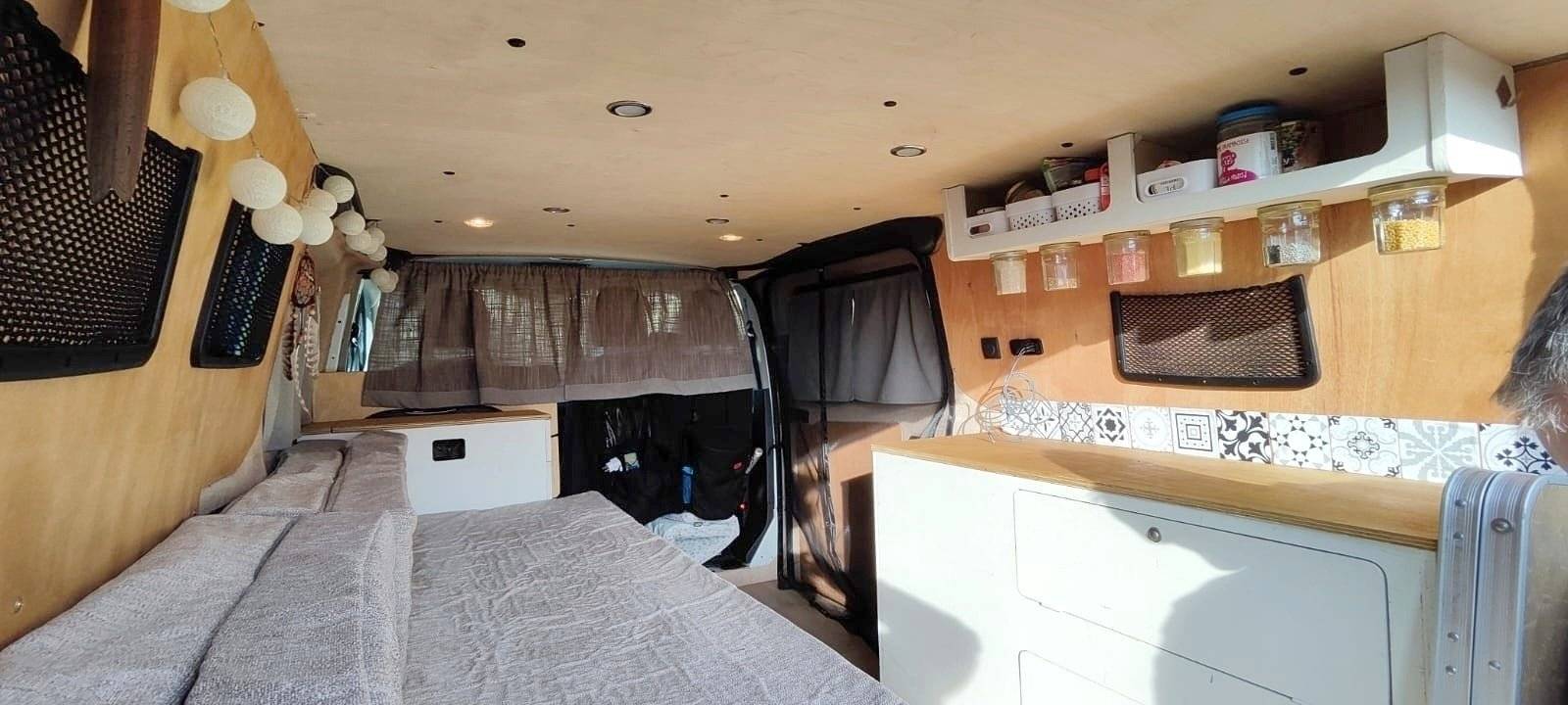 . Transit Custom L2H1