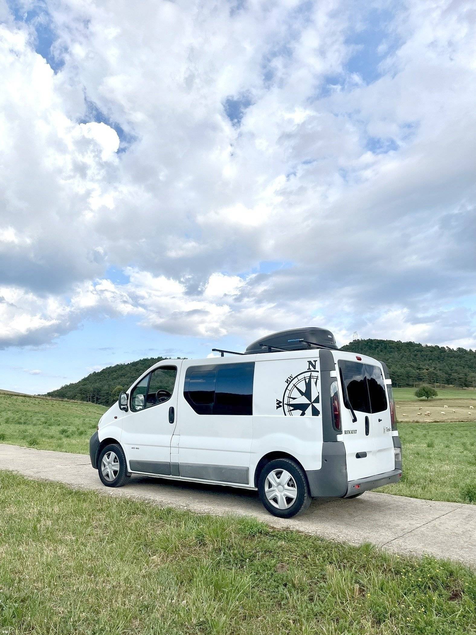 Location Van mataró Renault Trafic 64288 Yescapa