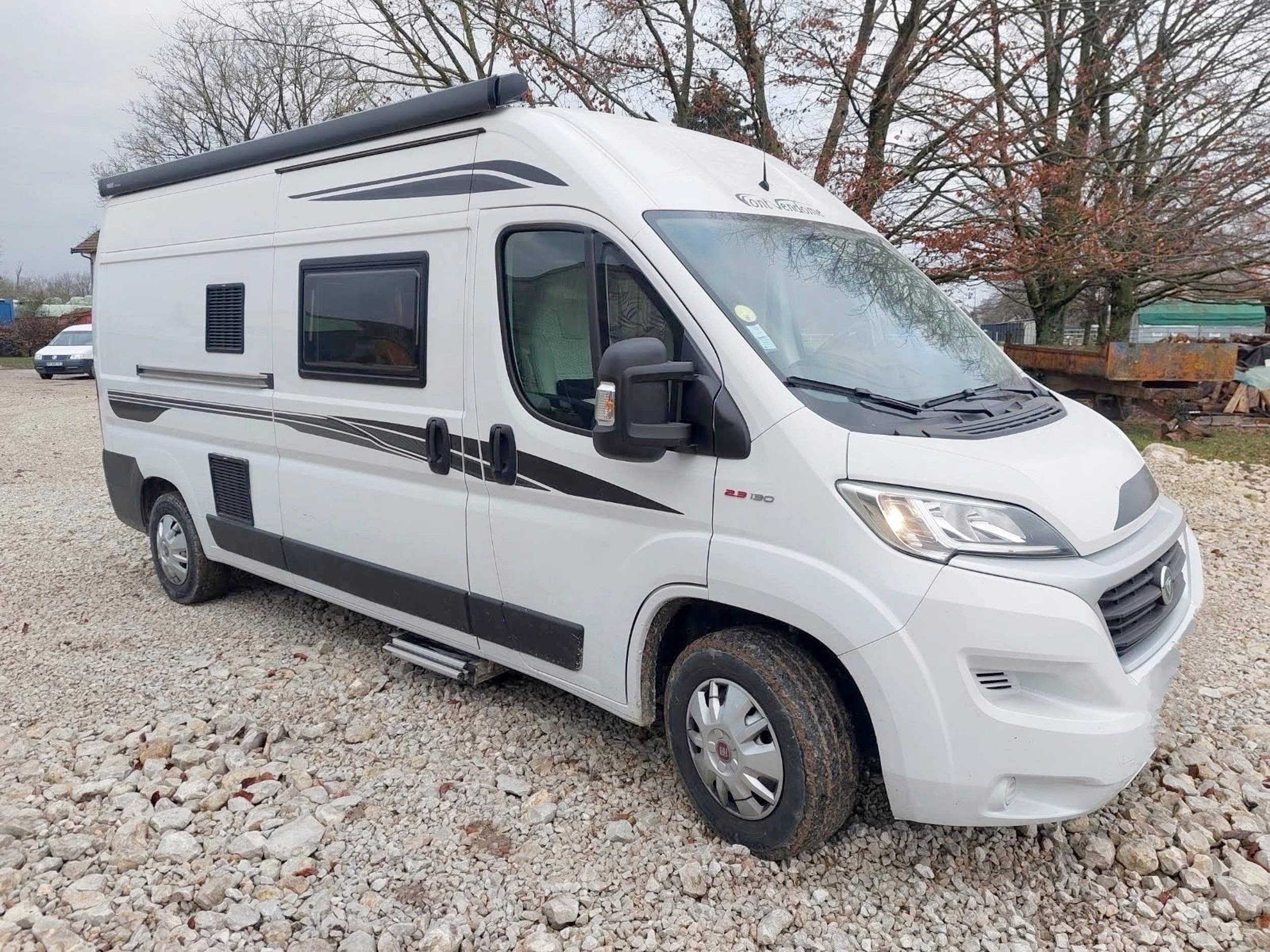 Vista del vehículo ángulo delantero Fiat Ducato 2,3 130 ch - Yescapa