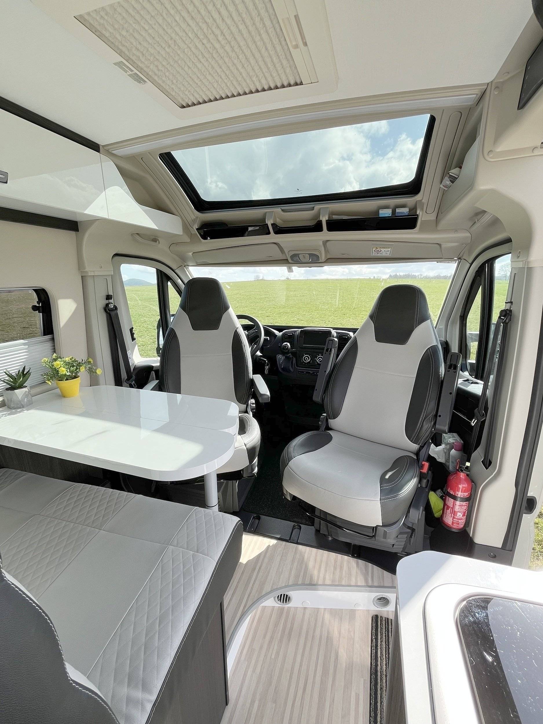 Benimar Benivan B144