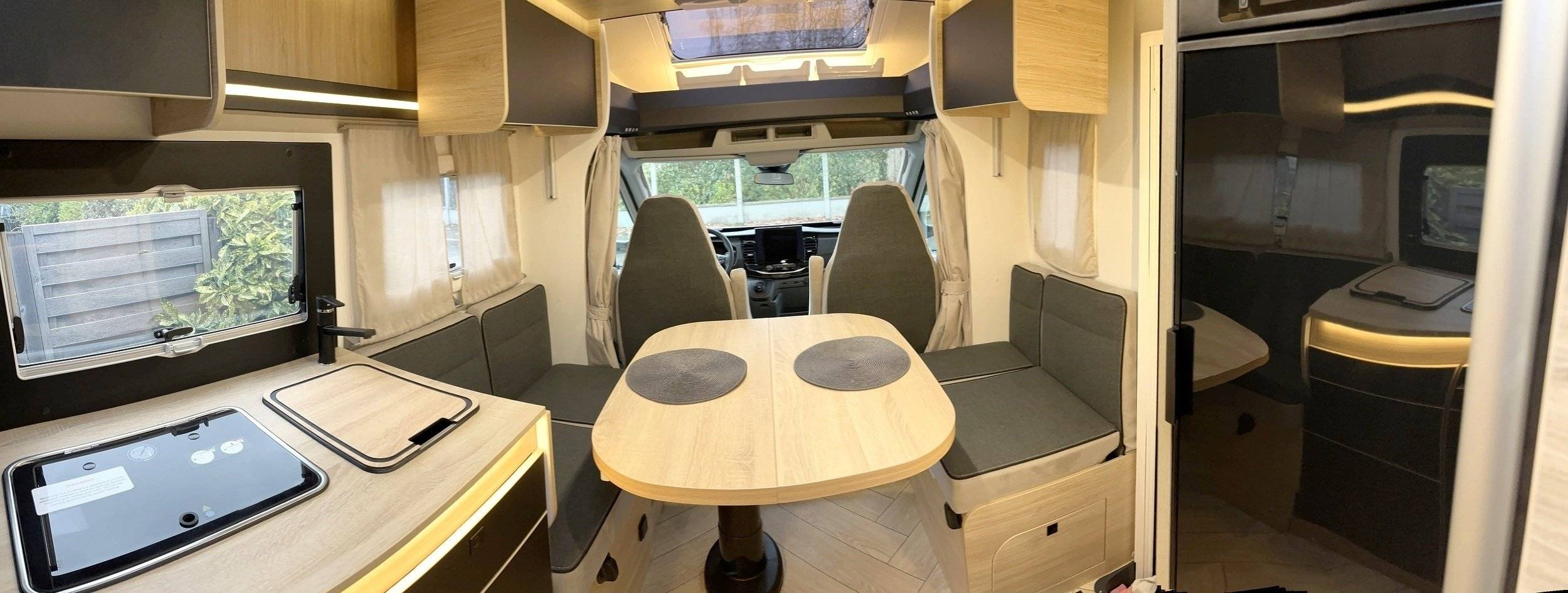 Eethoek Ford Transit 165 cv BVA - Yescapa