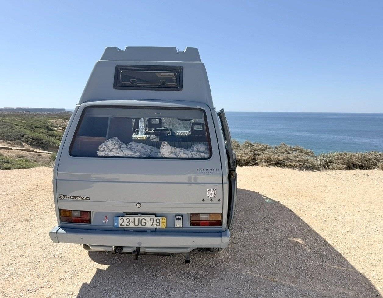 Vista de trás Volkswagen Blue Classics´s cinza - Yescapa