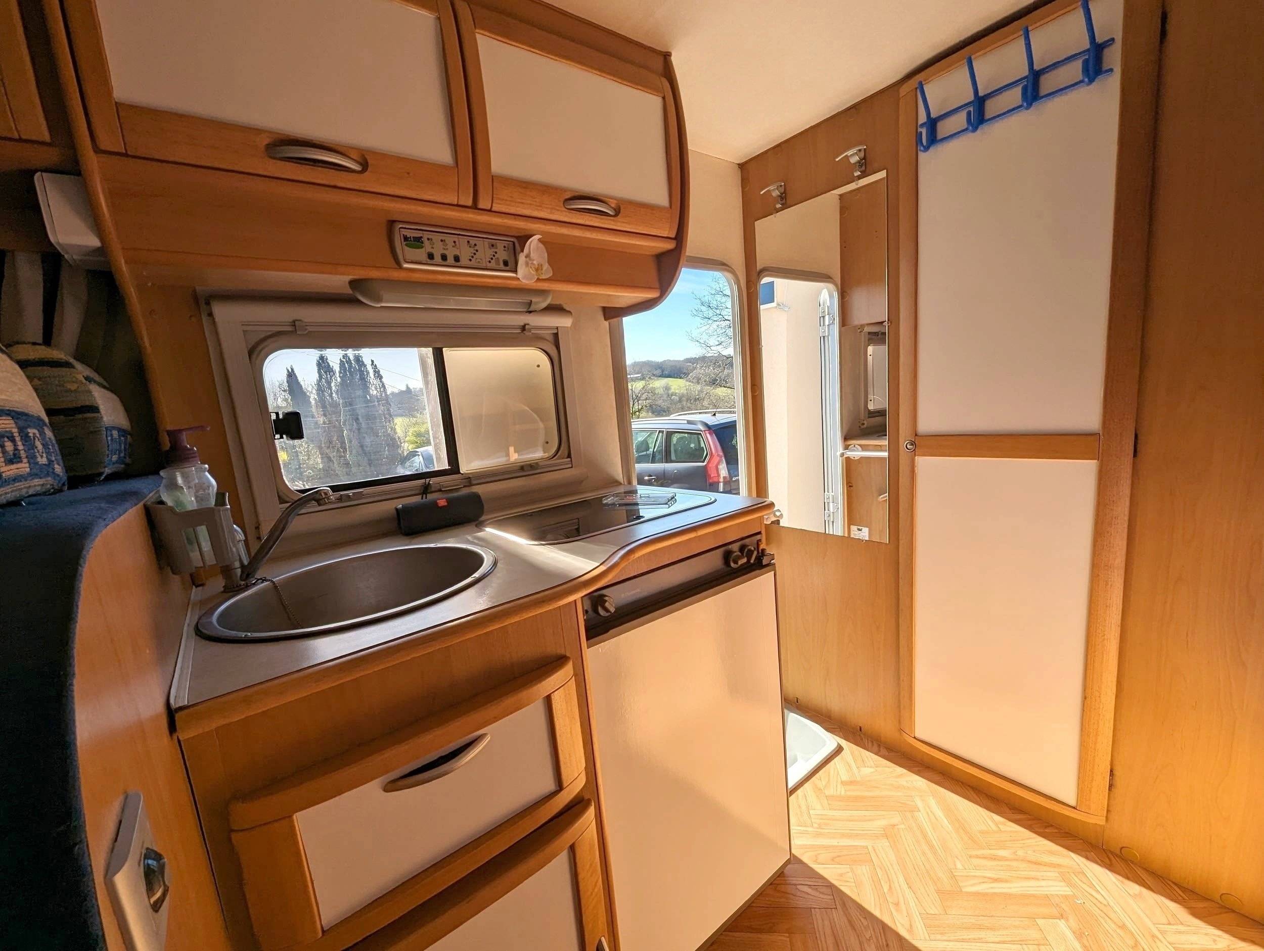 Angolo cucina Fiat Ducato 2,3 l 130 ch - Yescapa