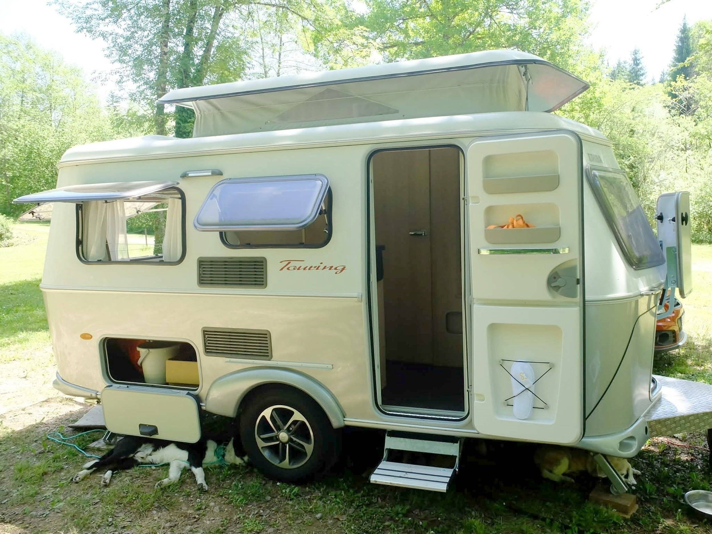 Front view from 3/4  - Yescapa
