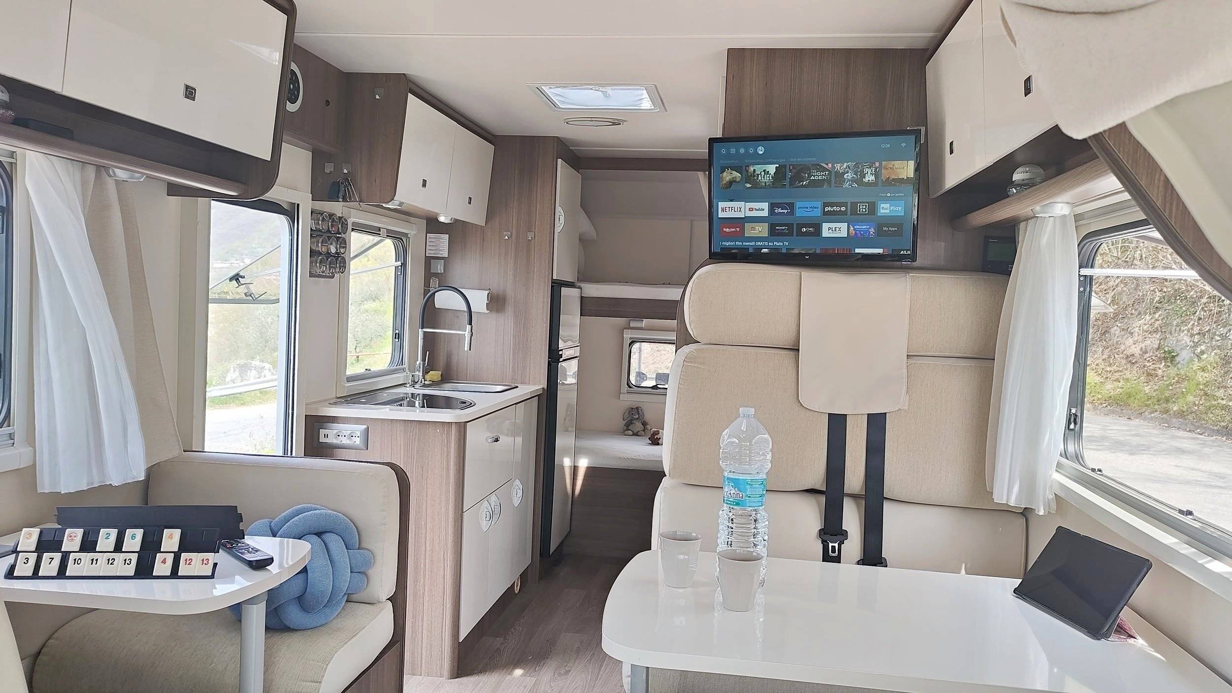 Dining Area Fiat DUCATO 2.3 140CV - Yescapa