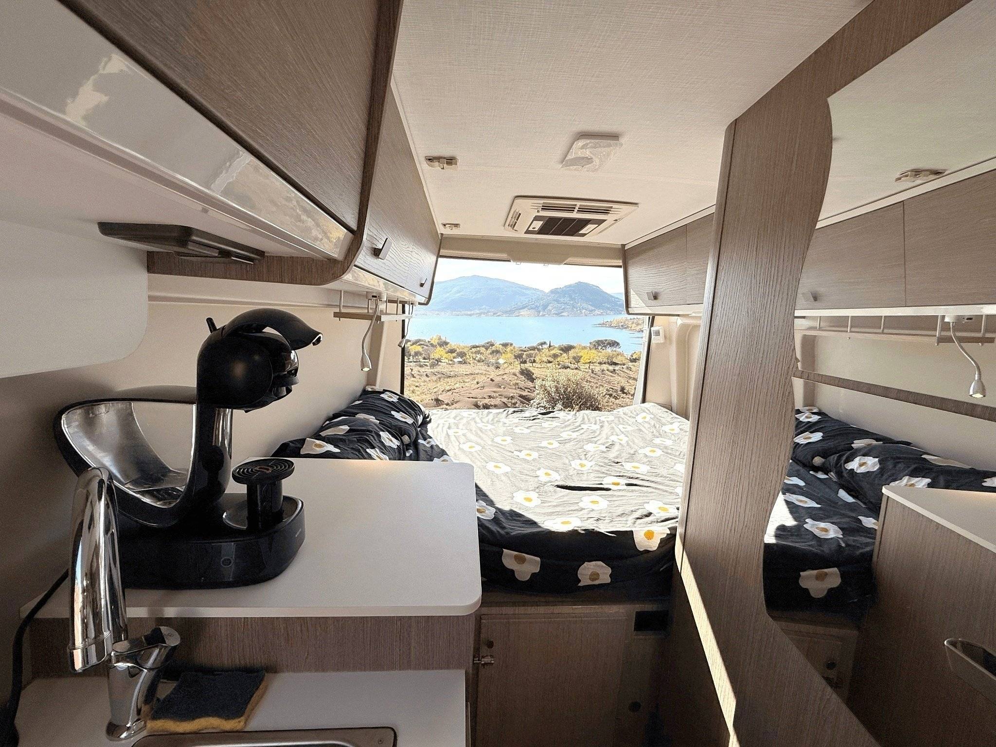 Plazas en cama Fiat Fiat Ducato, 2.3 l 140 Multijet, Euro 6d-Temp - Yescapa