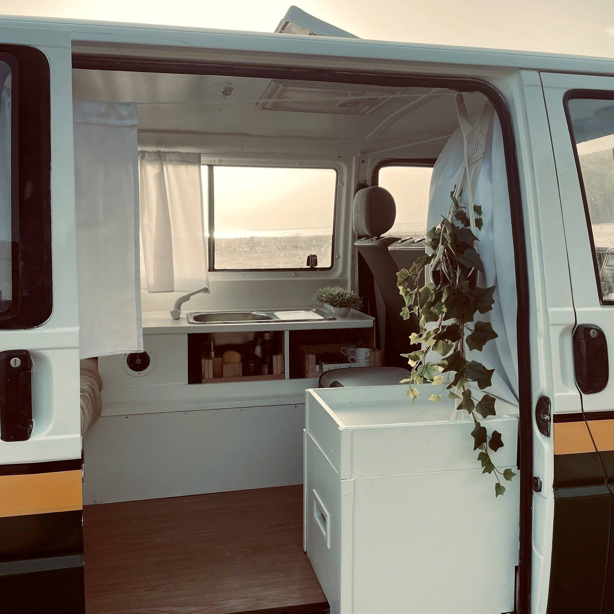 Volkswagen Transporter T4 2.4D