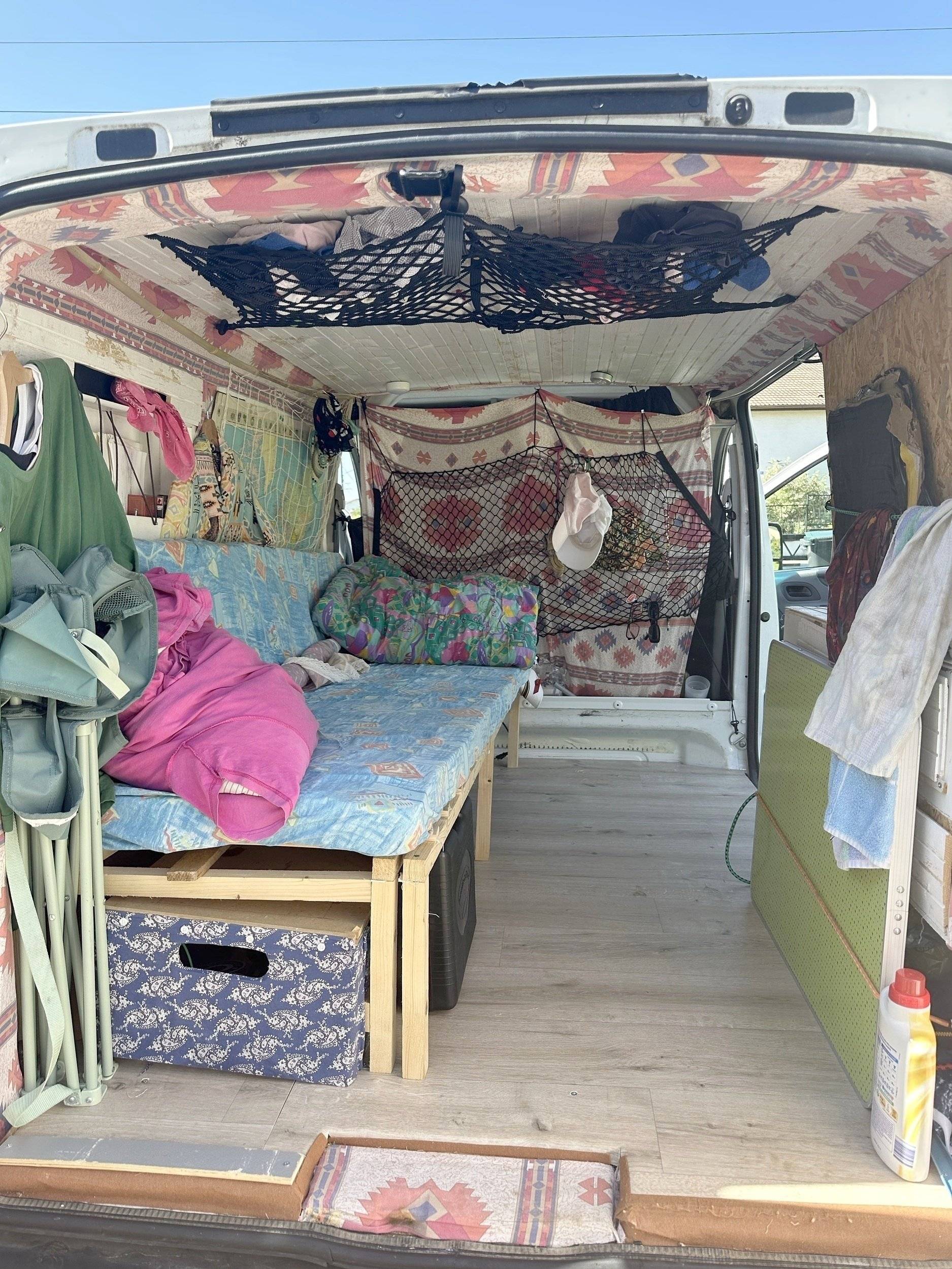 Dining Area Citroën Jumpy 2,2 l 120 ch - Yescapa