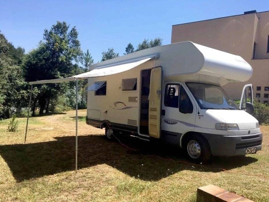 Vista del vehículo ángulo delantero Fiat Ducato 2,8 l 115 ch/Al-Ko - Yescapa