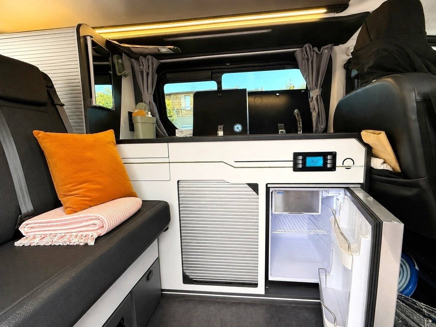 Kitchen Renault Renault trafic 2.0 DCI 145CV - Yescapa