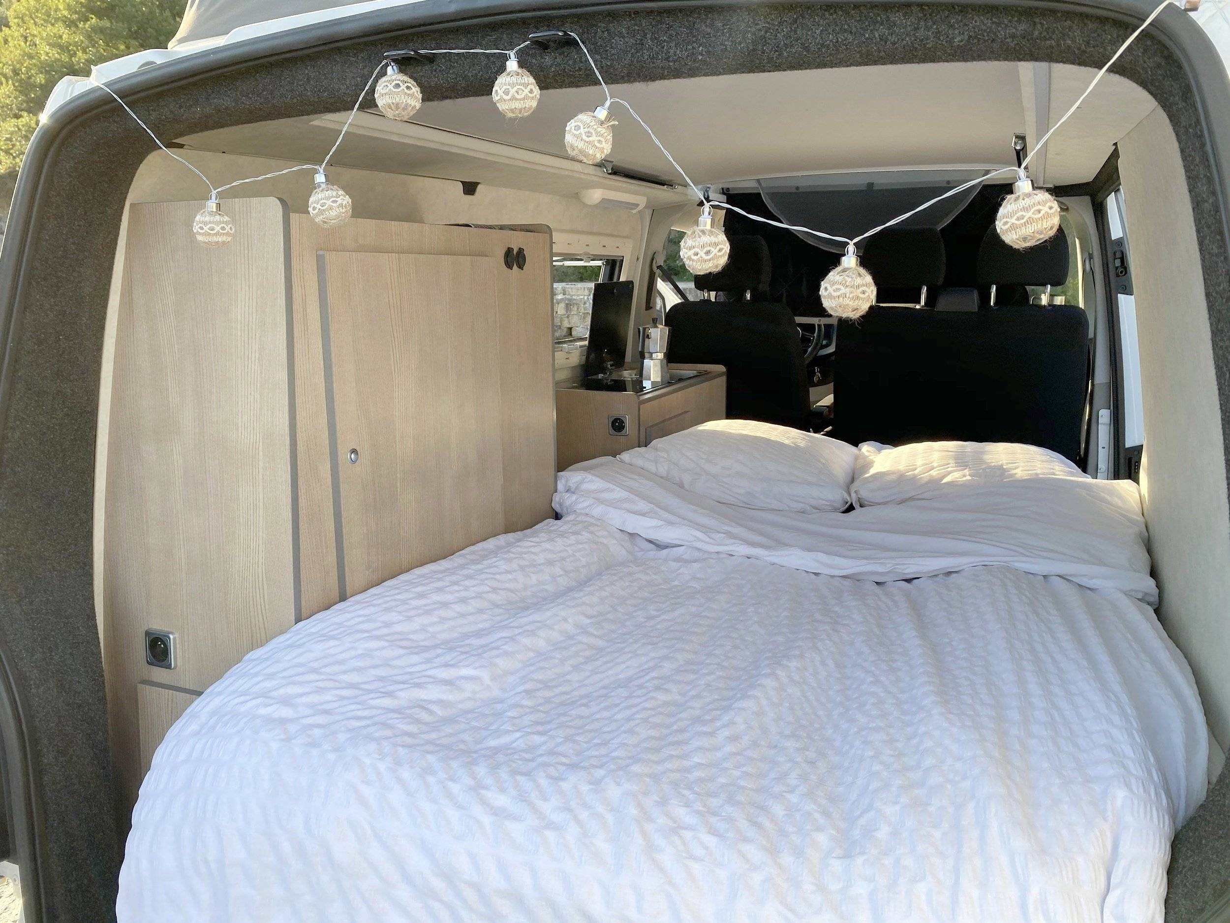 bed_3 Volkswagen T6 2 l TDI 150 ch - Yescapa