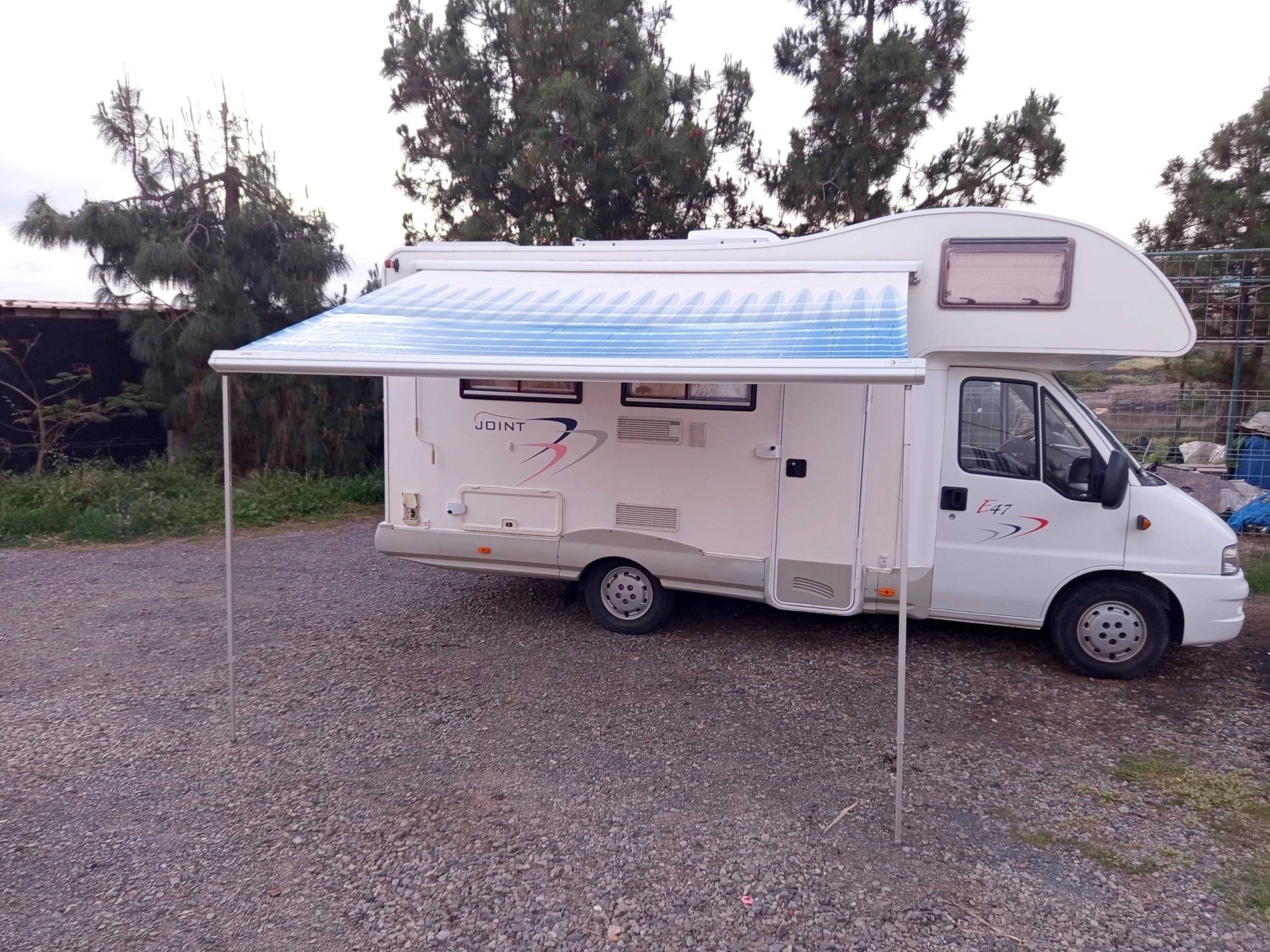 Vue avant de 3/4 Fiat Ducato 2,3 l JTD 130 ch. - Yescapa