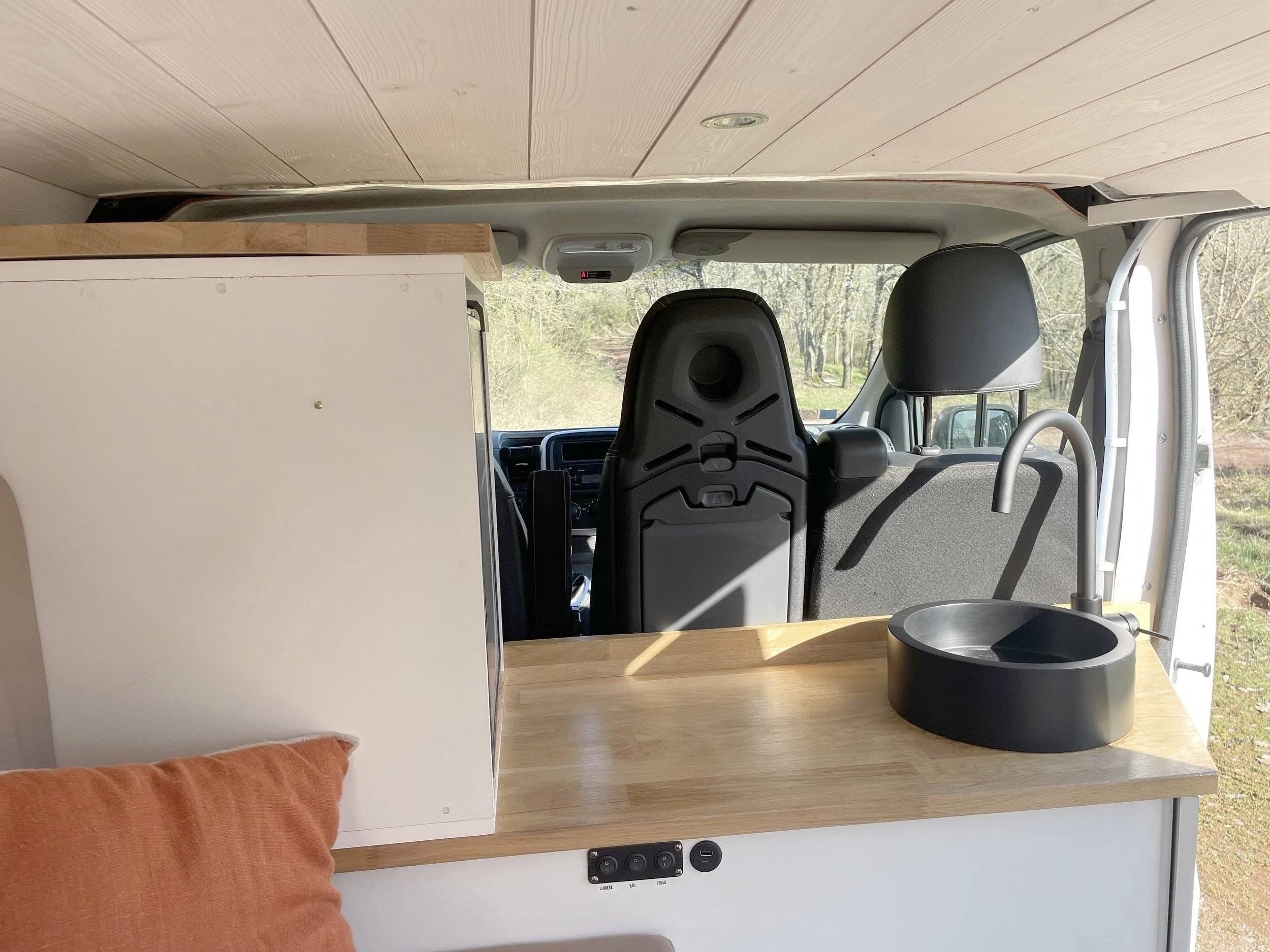 Eethoek Renault Trafic 1,6 l 115 ch - Yescapa