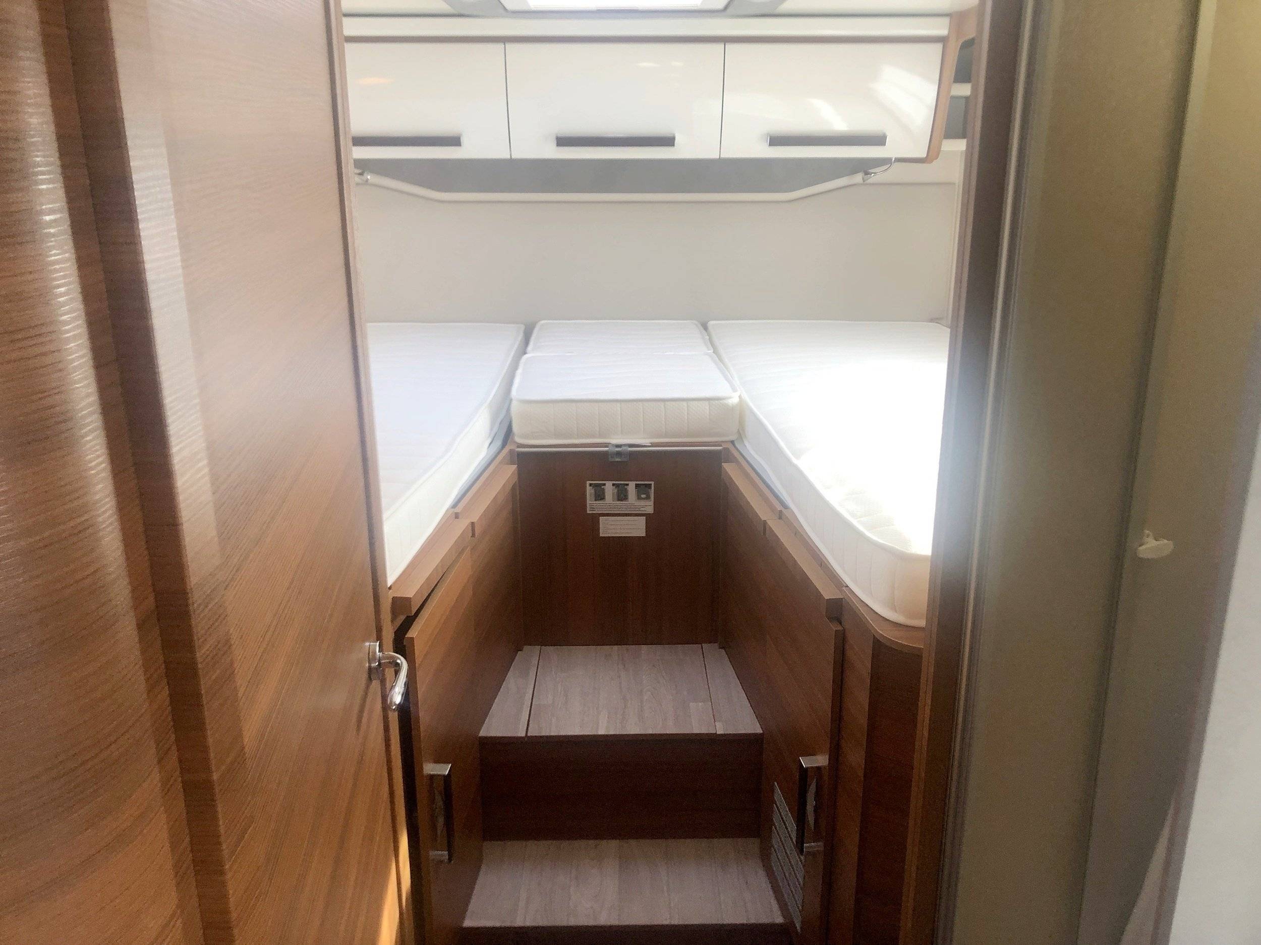 Elnagh Elnagh  Baron