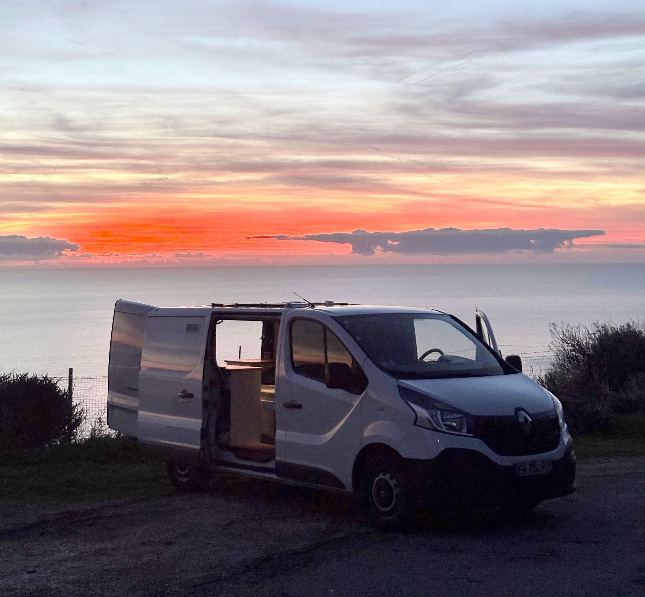 Vista de 3/4 Renault - Yescapa
