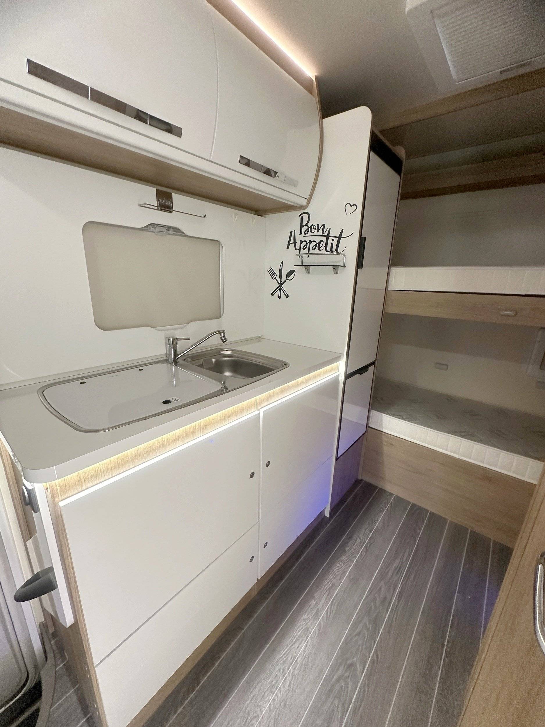 Ci CI AUTOHOMES HORON 77 M