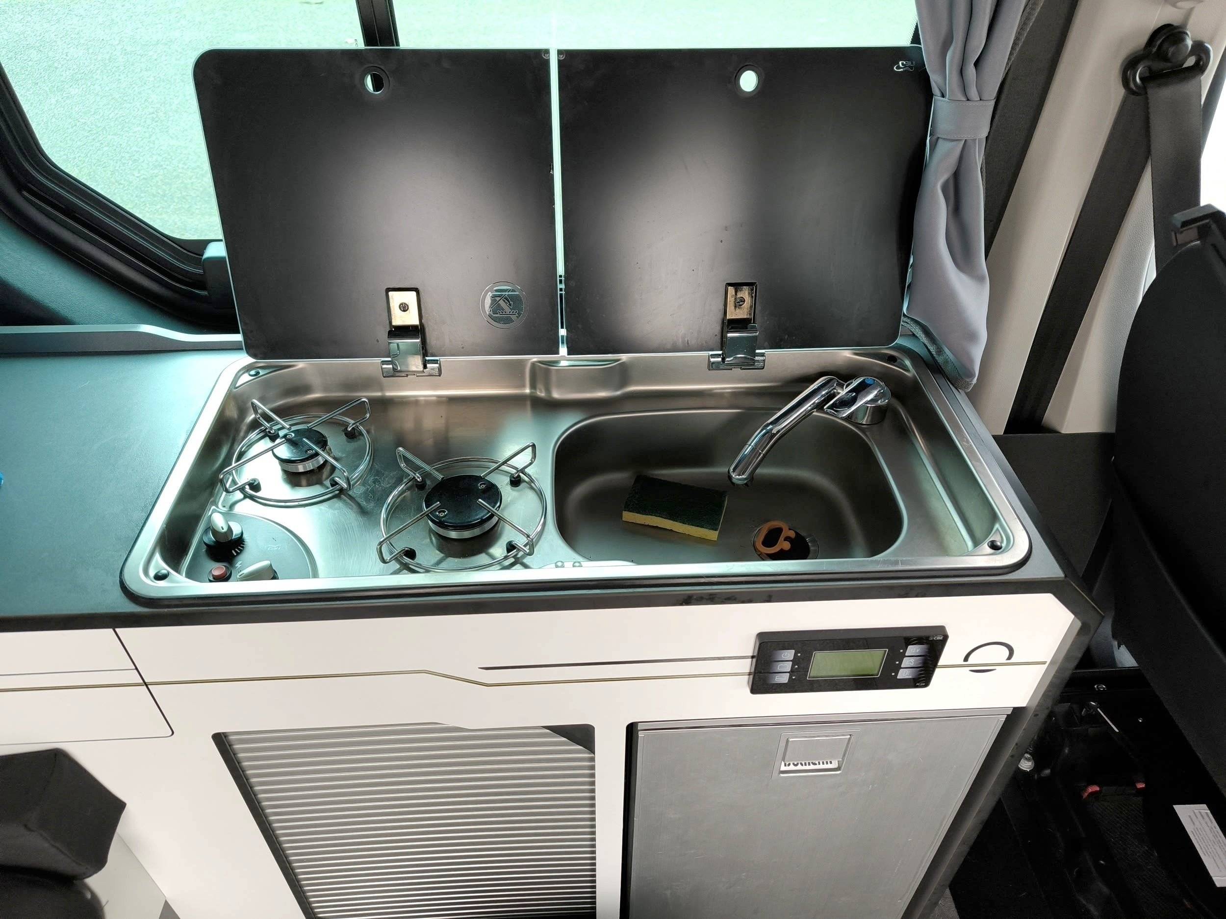 Cozinha Renault Trafic L2H1 2 l 140 ch - Yescapa