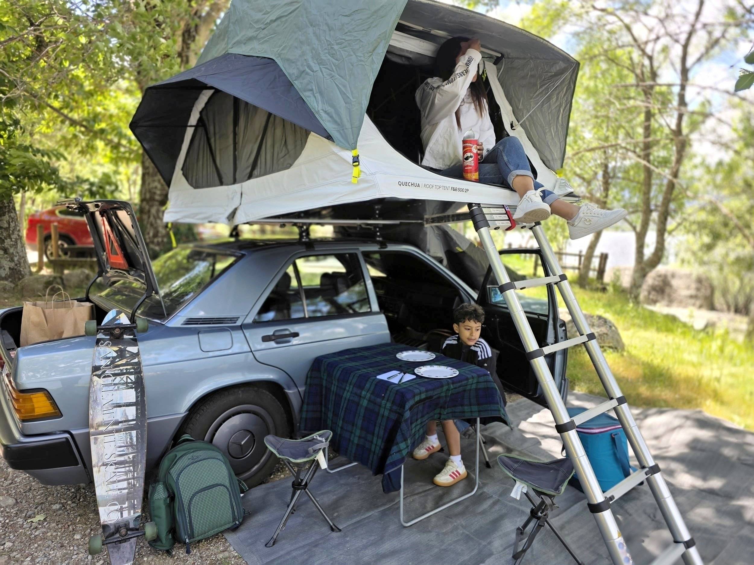 Comedor Mercedes Adventure Portugal /Spain - Yescapa