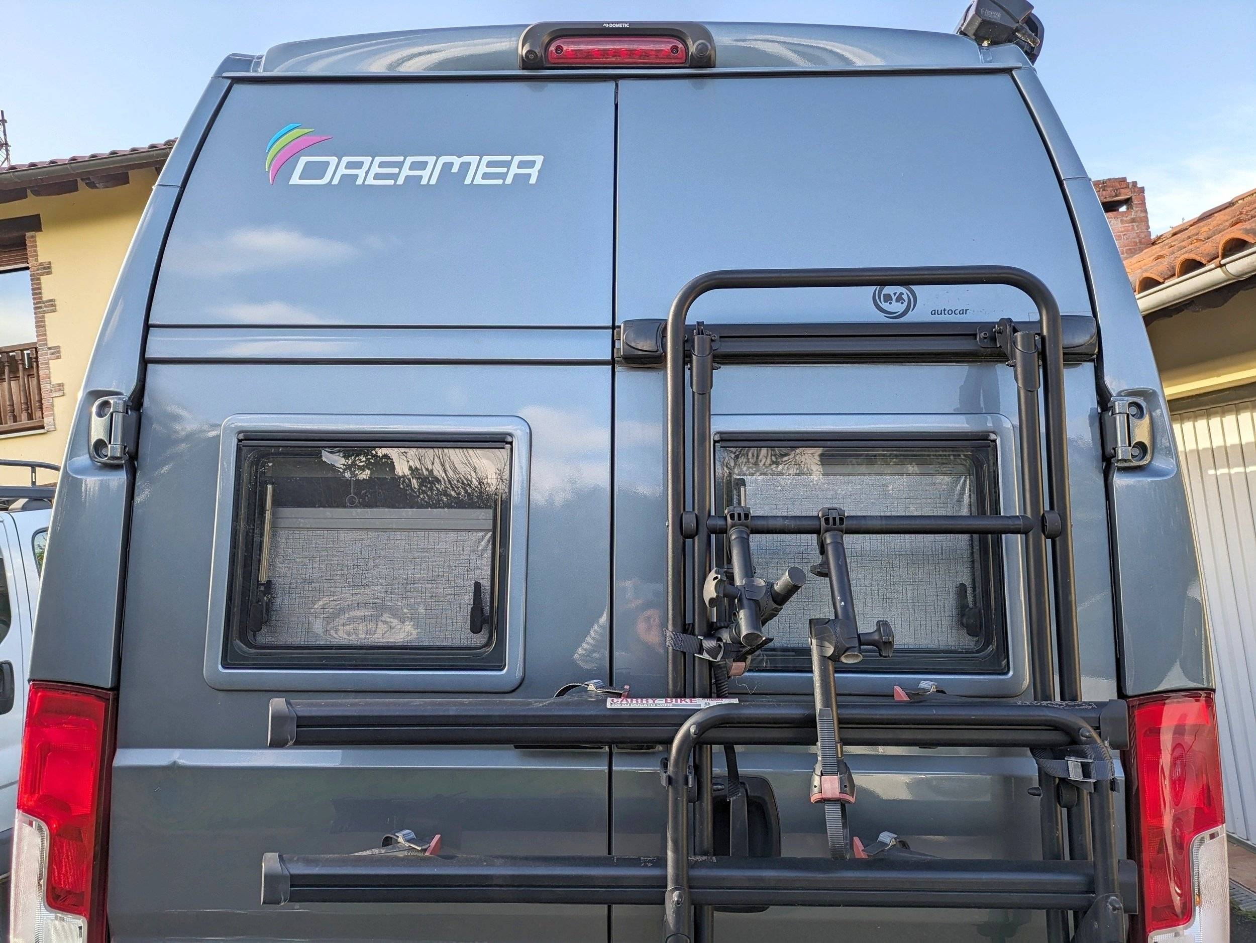 Dreamer Dreamer Family Van